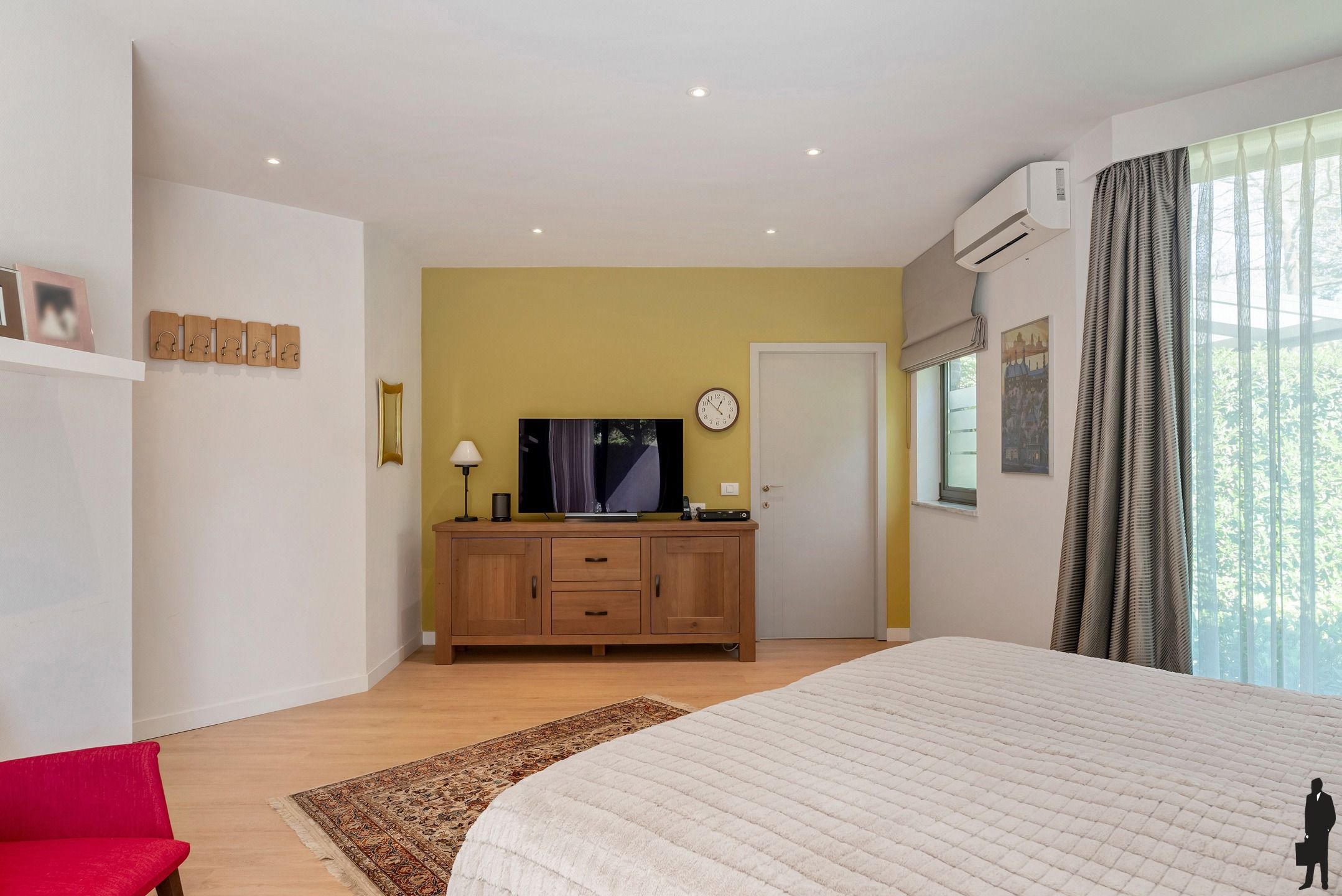 Residentiële villa op hoekperceel van ca. 2.452m² foto 16