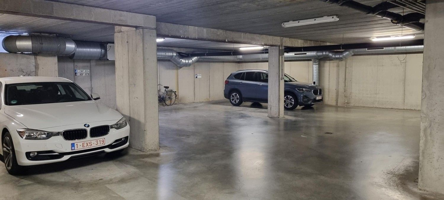 432m² kantoor met parking foto 30