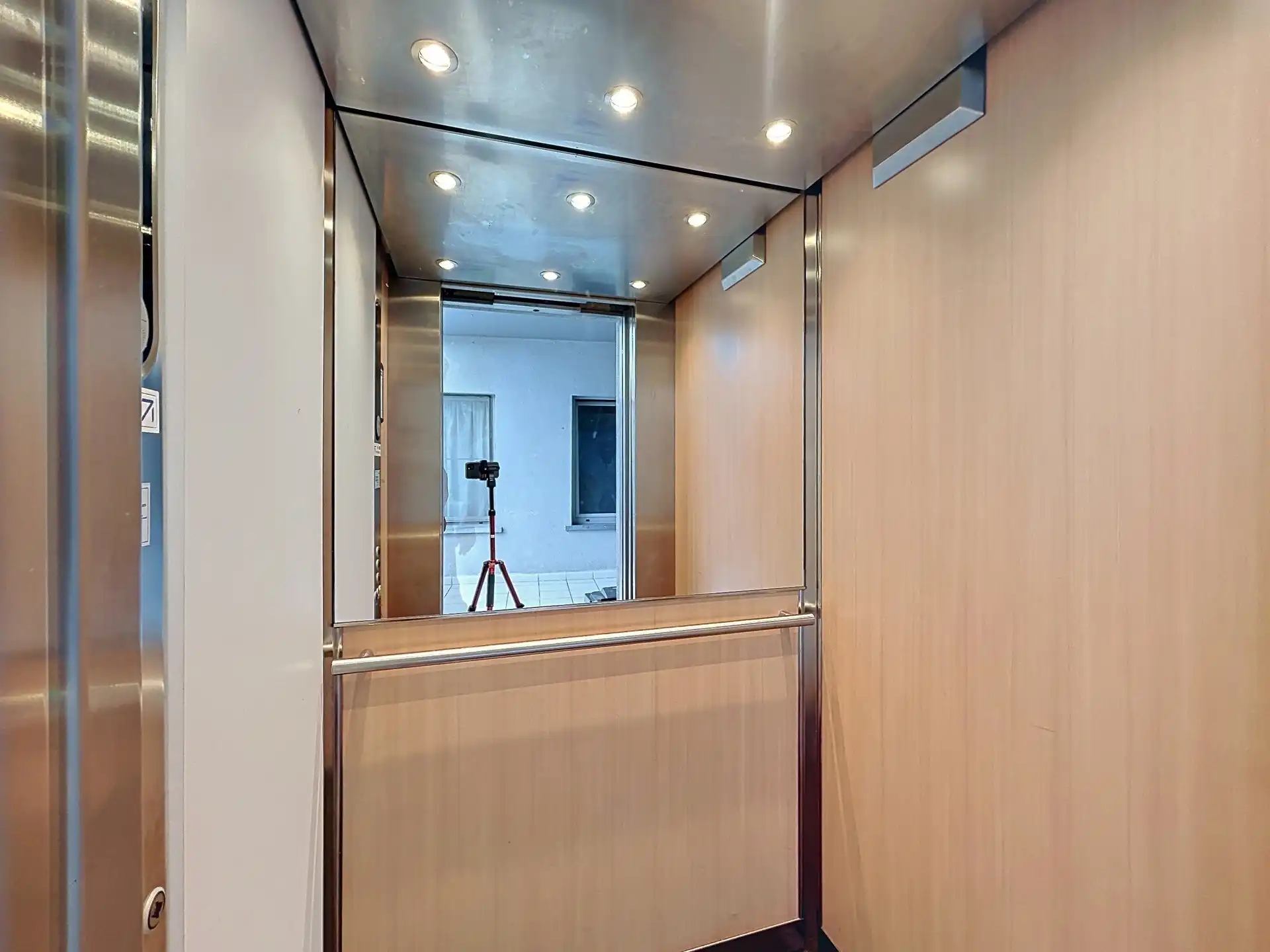 instapklaar 2 slaapkamer appartement met berging  op toplocatie foto 9