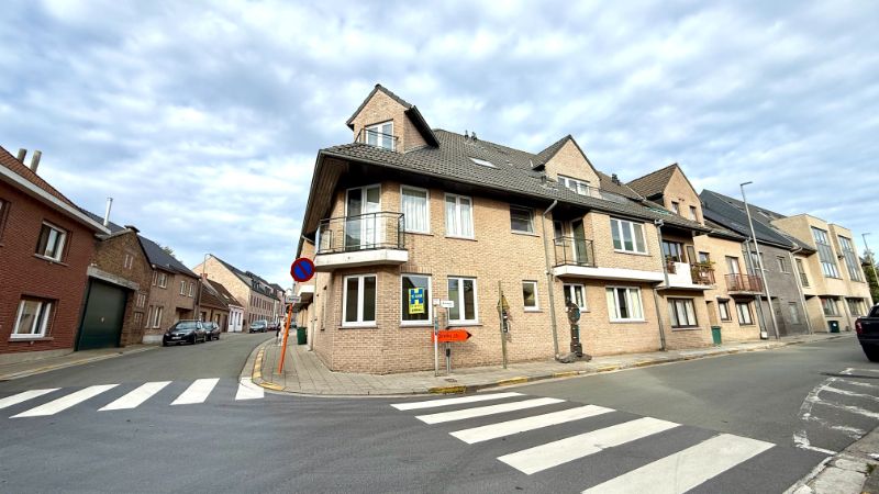 Gelijkvloers appartement met 2 kamers en parking foto {{pictureIndex}}