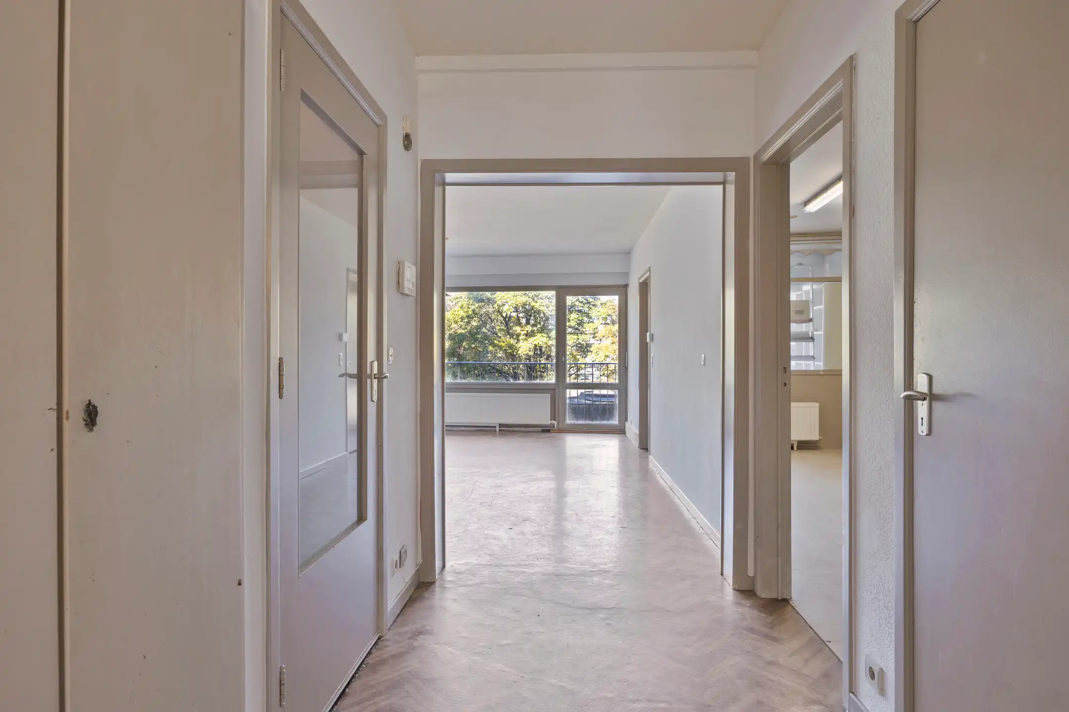 Appartement 1 kamer, twee terrassen, uitstekende locatie! foto 4