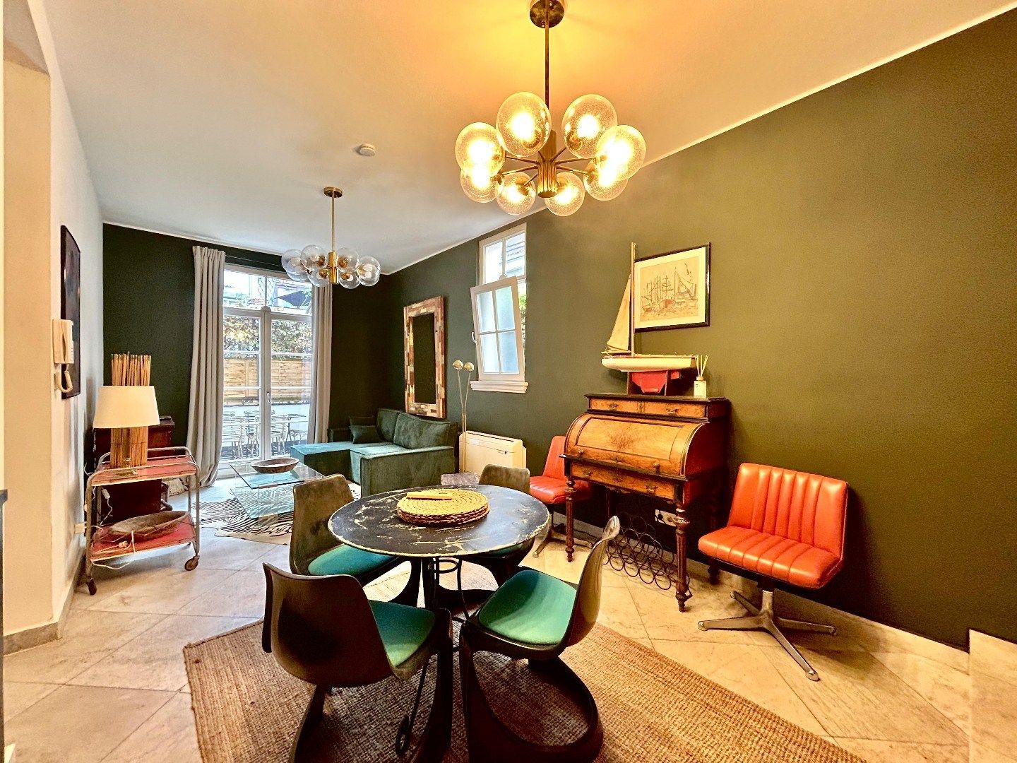 GEMEUBELD 1-slaapkamerappartement op gelijkvloers met terras foto 2