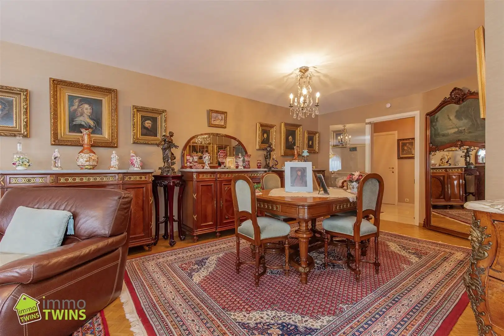 Stijlvol appartement met prachtig uitzicht op het Keizersplein hartje Aalst foto 6