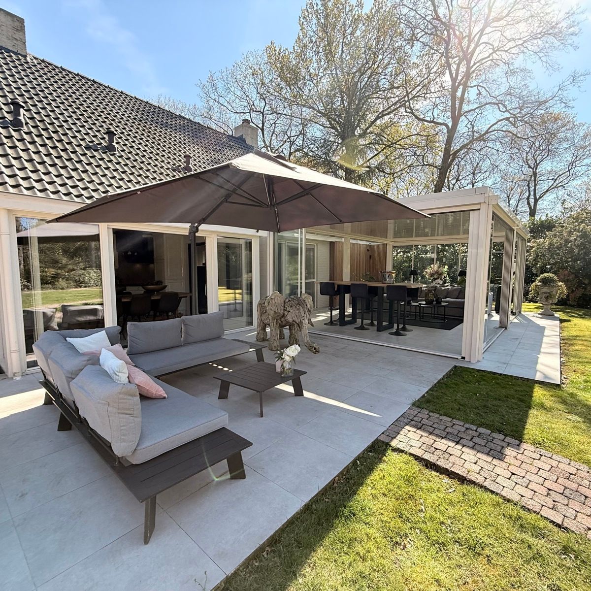 Tijdloze, verrassend ruime villa op grondstuk van 2000m2 foto 14