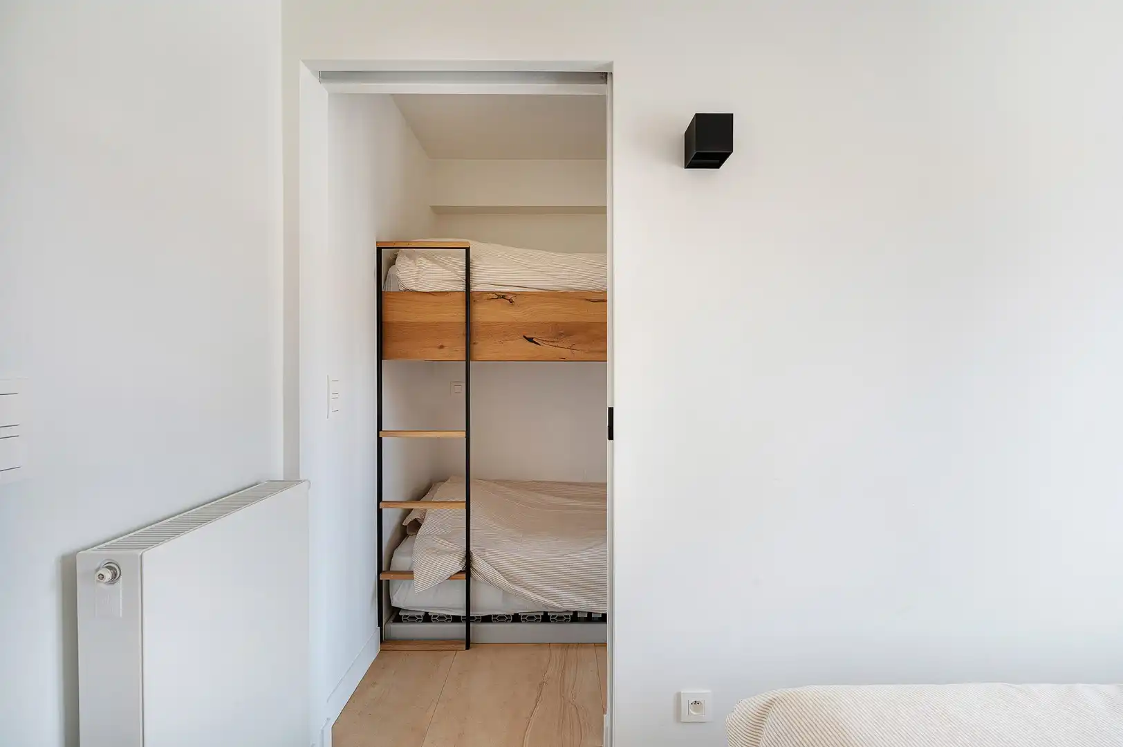 Instapklaar gemeubeld appartement met zeezicht. foto 22