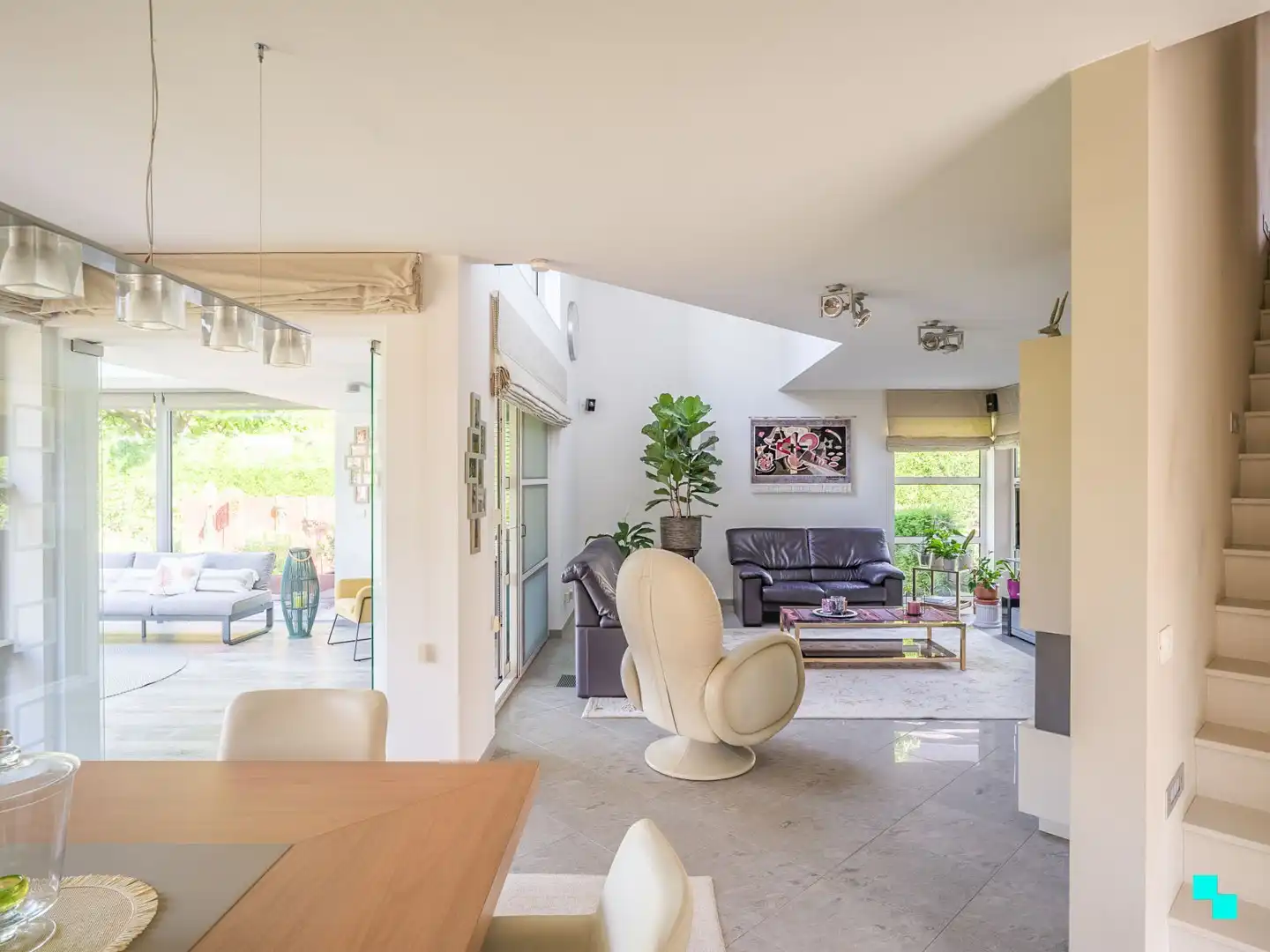 Lichtrijke villa met vier slaapkamers en zonnige tuin in Merelbeke Kwenenbos foto 7