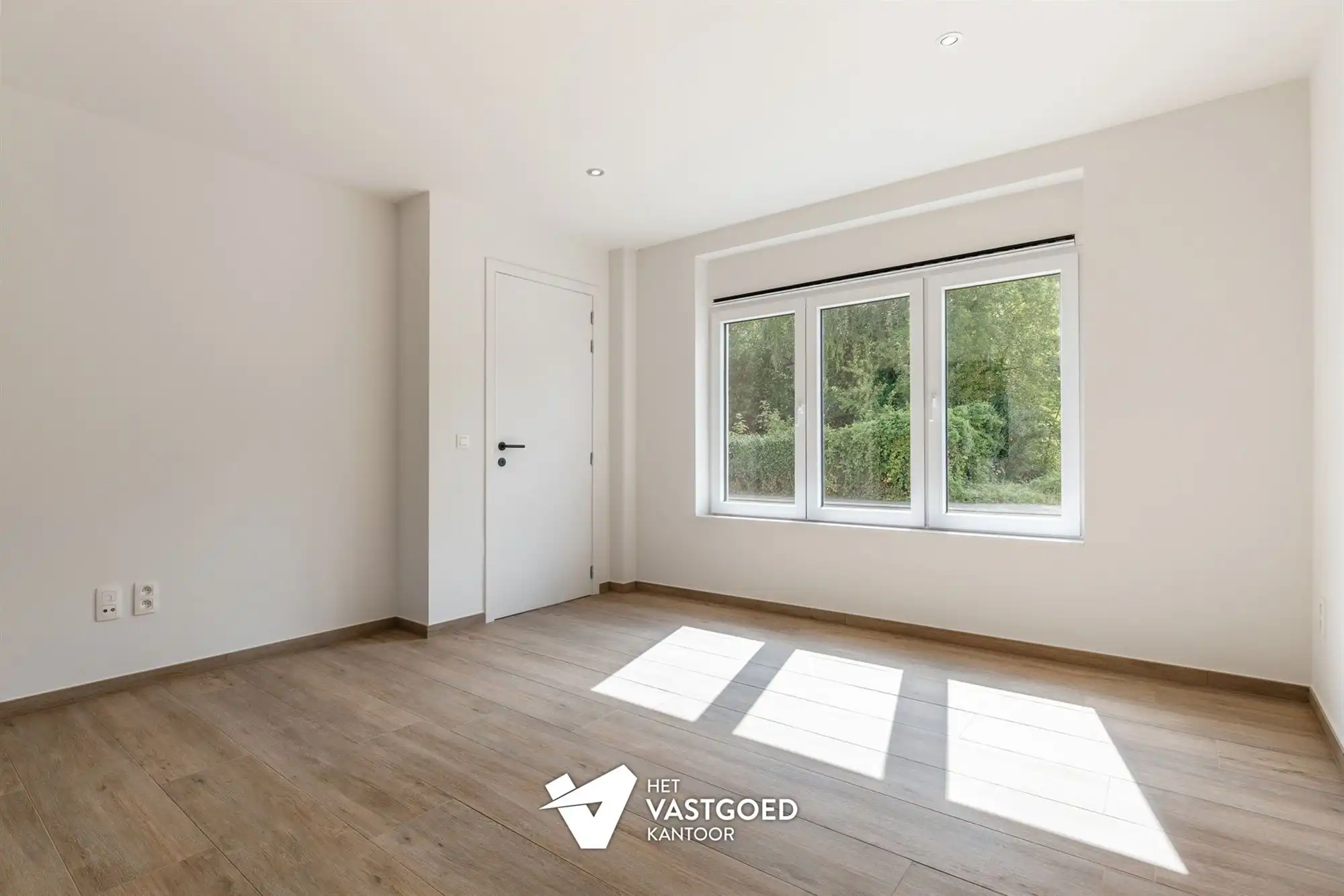 KWALITATIEF GERENOVEERDE WONING VLAKBIJ CENTRUM foto 2