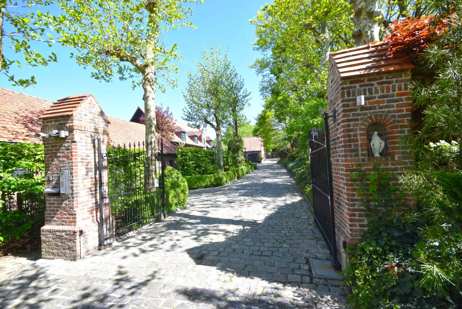 UITZONDERLIJK LANDHUIS MET FRAAIE TUINEN - VIJVER - WEIDES ... foto 4