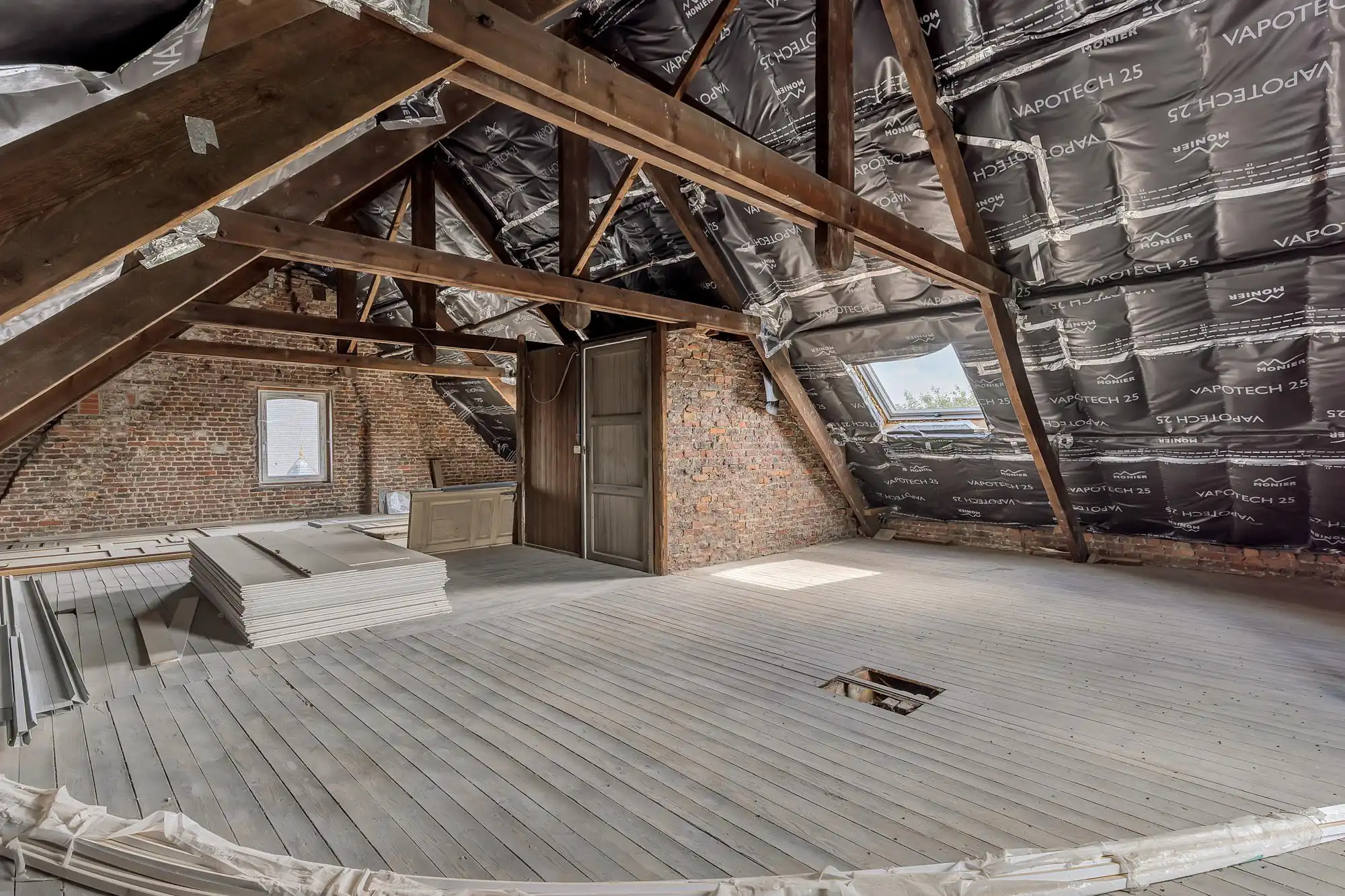 Gerenoveerde pastorijwoning met grote ruimtes in Erembodegem foto 26
