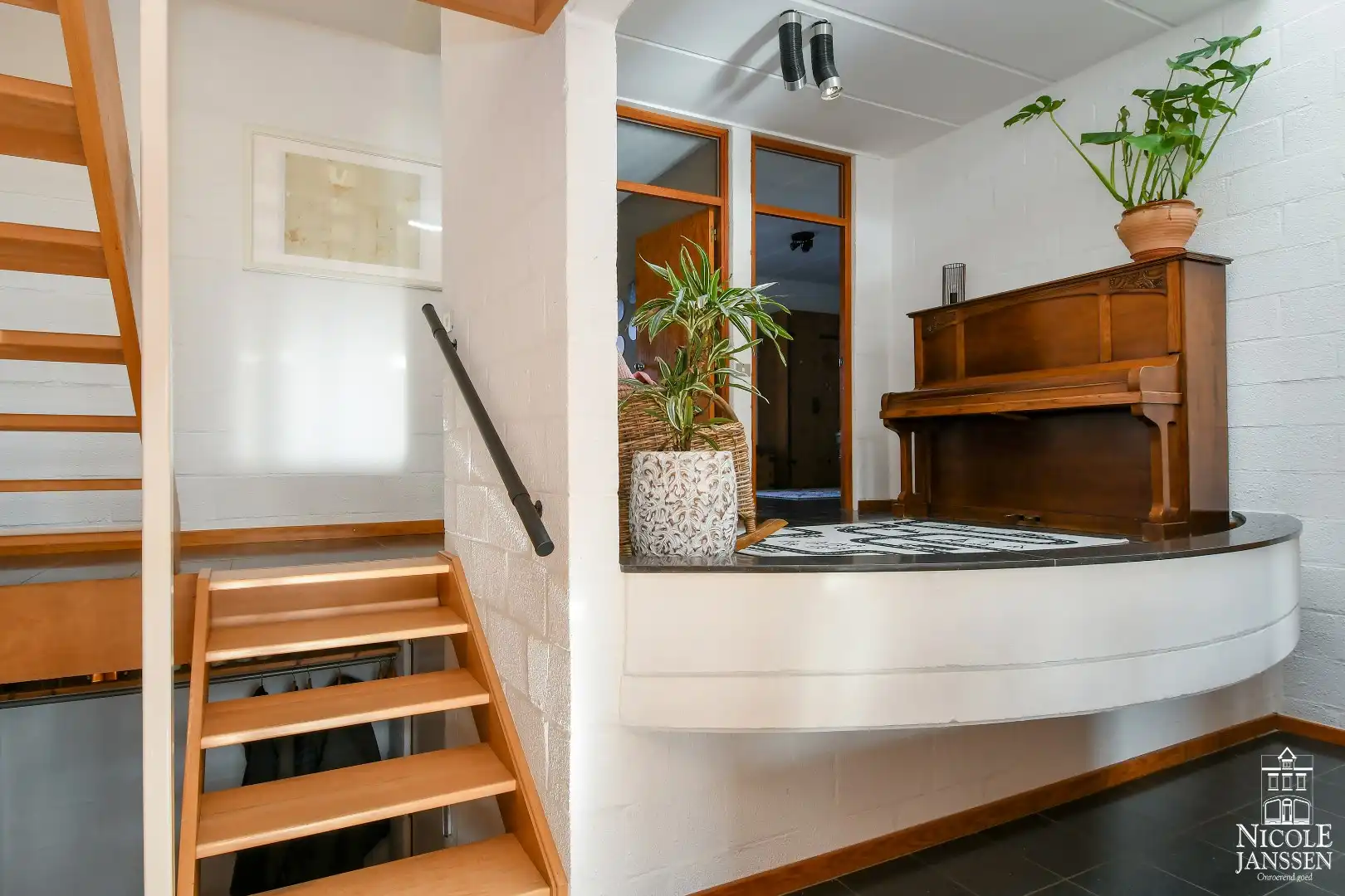 Bijzonder energiezuinige halfvrijstaande woning met diepe tuin foto 21