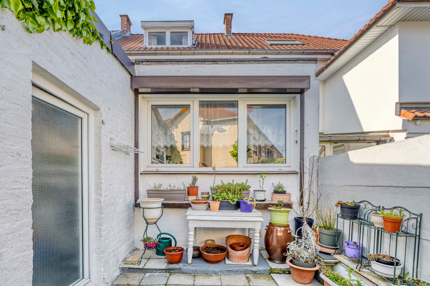 Te renoveren rustig gelegen woning met 4 slaapkamers foto 26