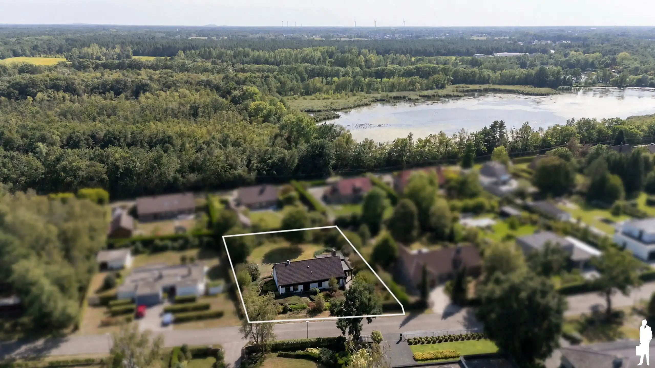 Rustig gelegen villa | 6 slks | 1.705 m² | zuidgericht foto 29