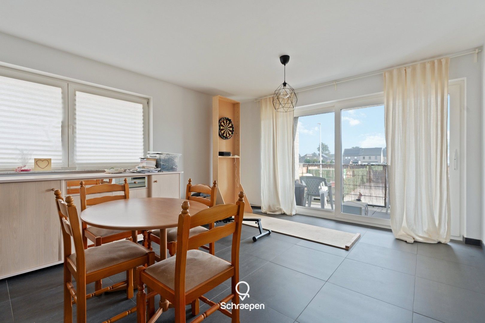Instapklaar appartement met 2 slpks en garage op wandelafstand van centrum-Zonhoven! foto 9