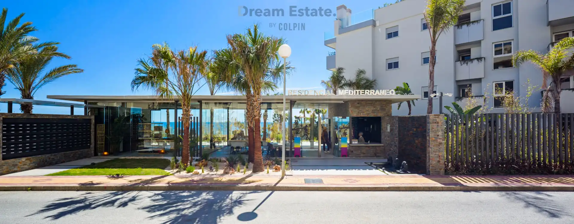 Nieuwe appartementen op een steenworp van strand en zee. foto 14