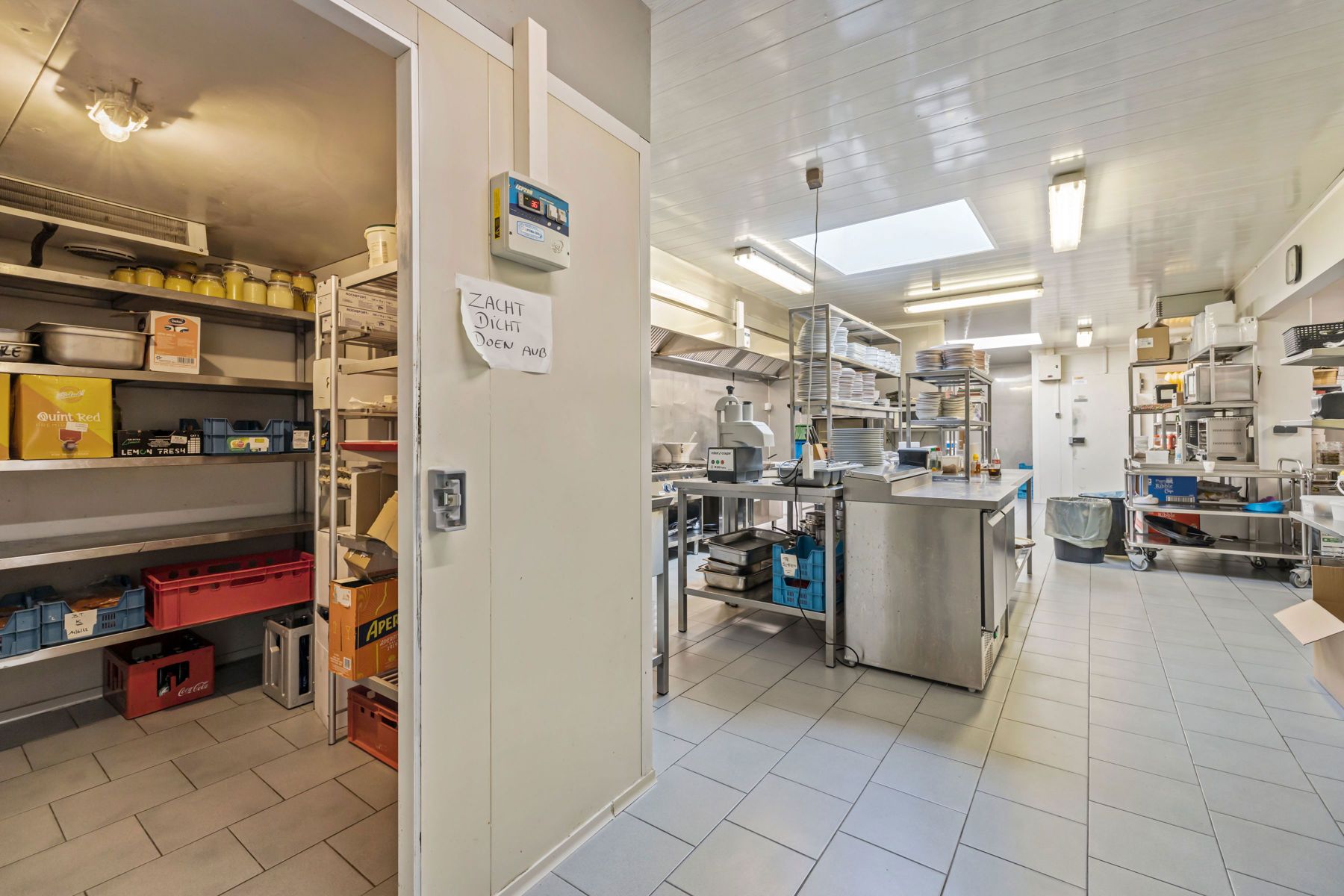 Goeddraaiend restaurant/brasserie met grote woongelegenheid foto 18