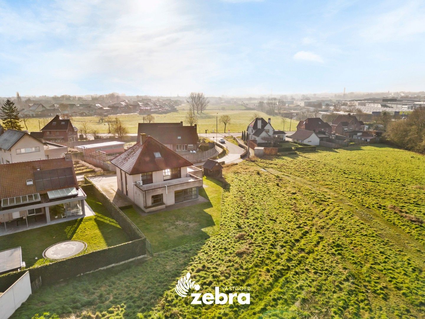 Instapklare kantoorruimte met duplexwoning in Tielt! foto {{pictureIndex}}