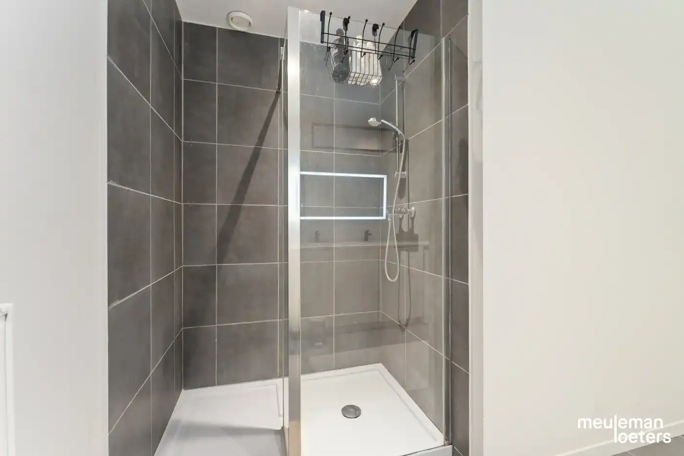 Volledig gerenoveerde woning met hedendaags comfort foto 7