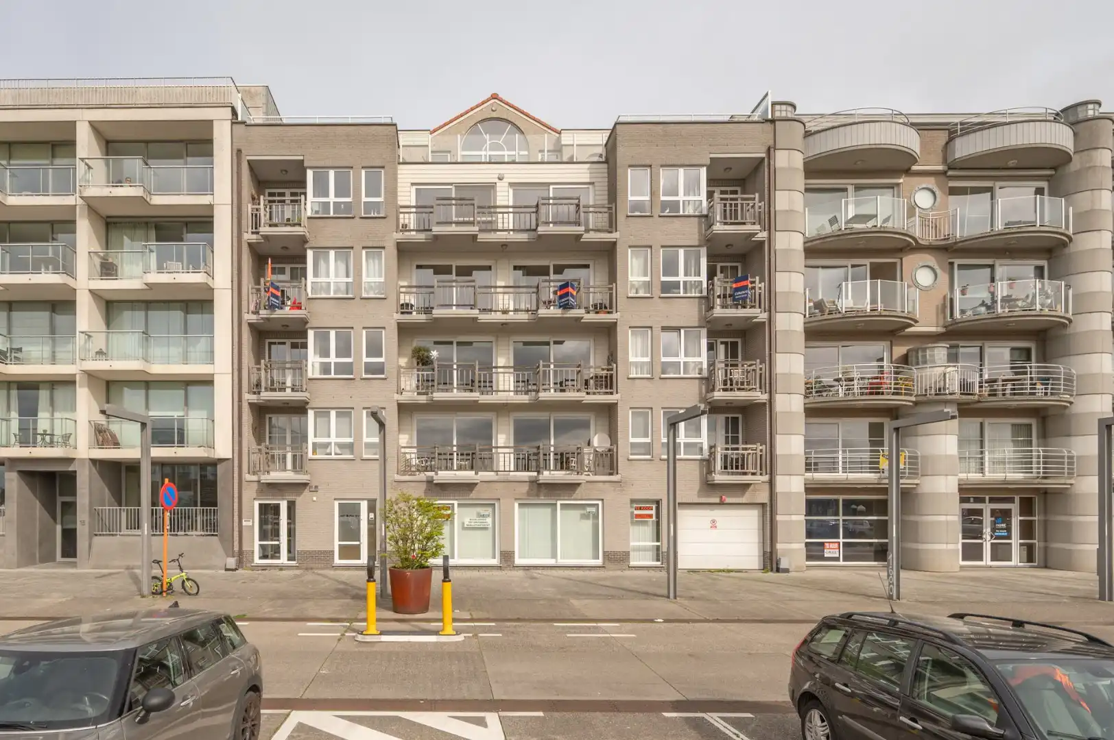 Zonnig appartement met 2 slaapkamers en terras met zicht op de jachthaven foto 13