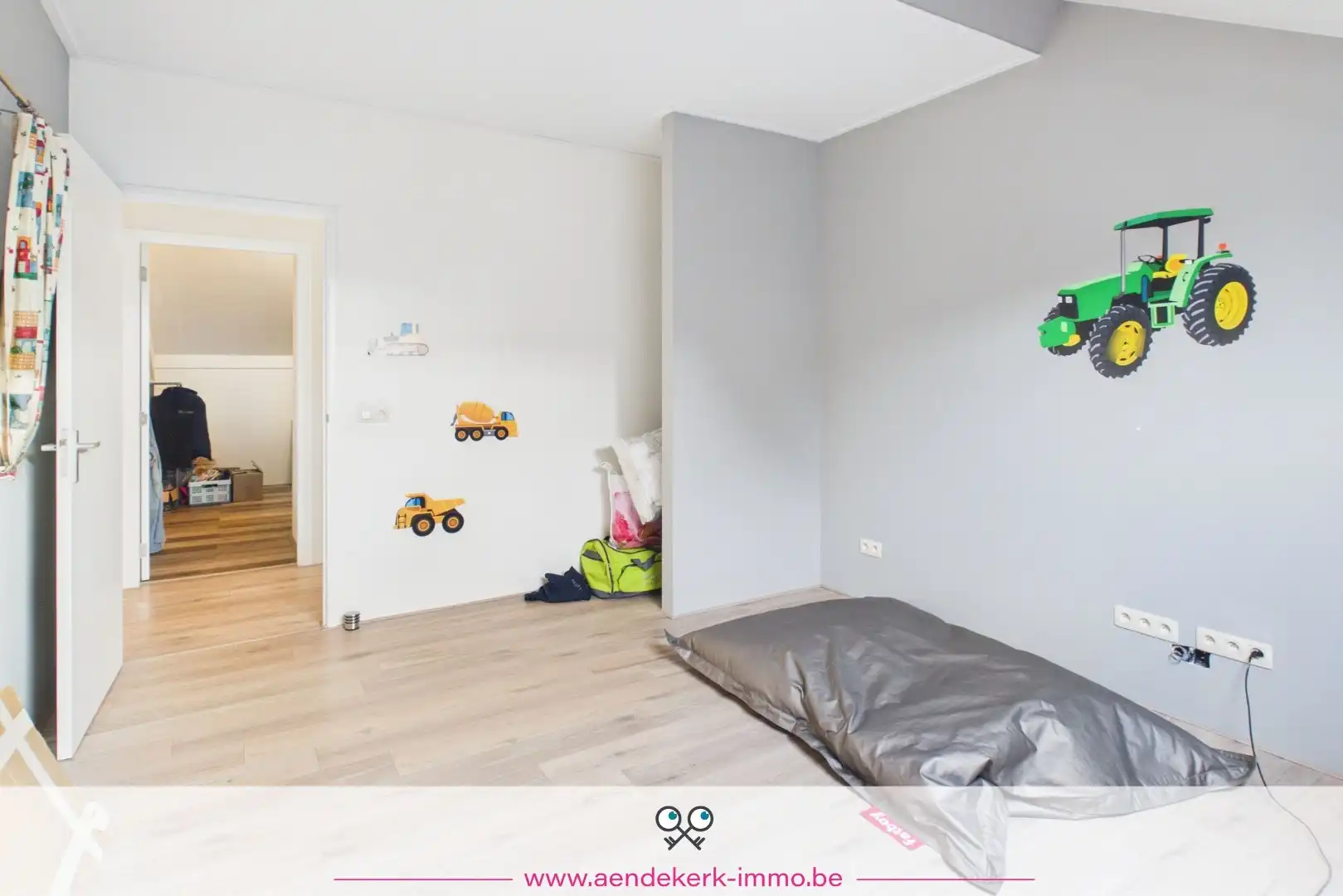 Ruime gezinswoning met 6 slaapkamers en tuin met zwembad in Kessenich foto 22