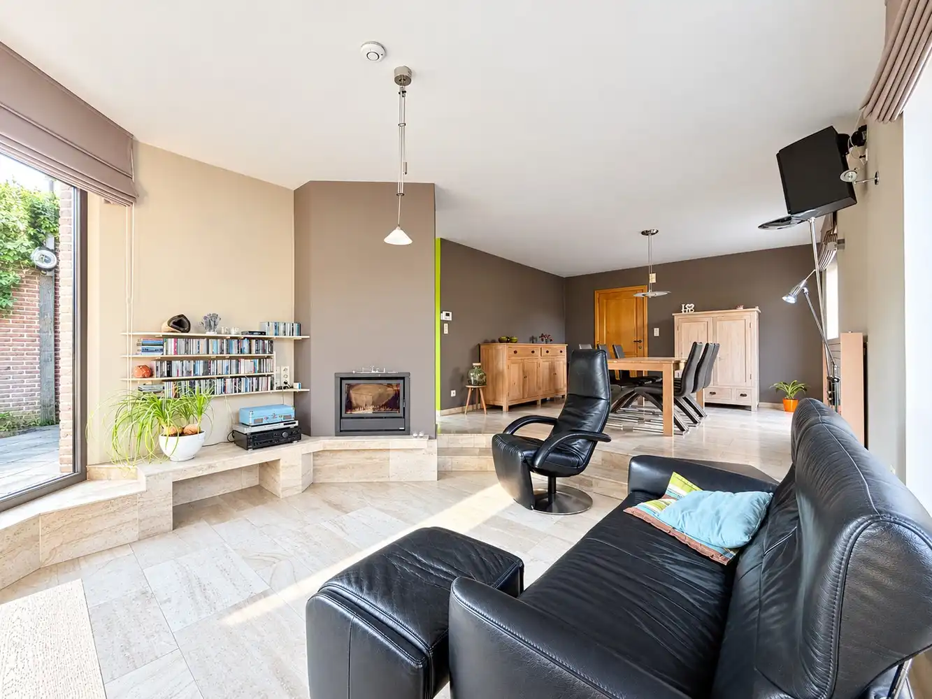 Lichtrijke, ruime gezinswoning op prachtig perceel van 1621m² foto 4