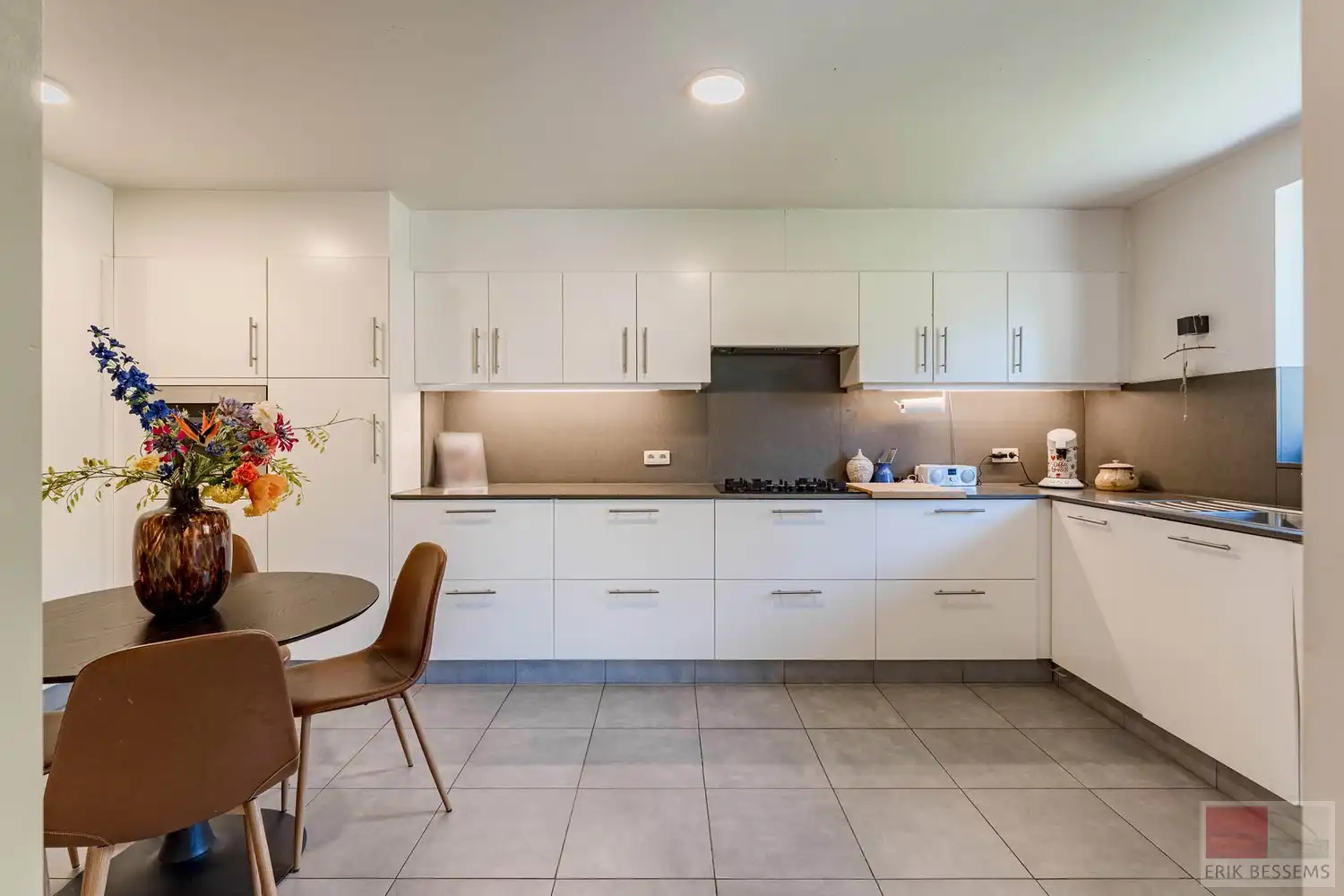 Energiezuinige woning gelegen op een perceel van 222m² met een woonoppervlakte van circa 163m² foto 16