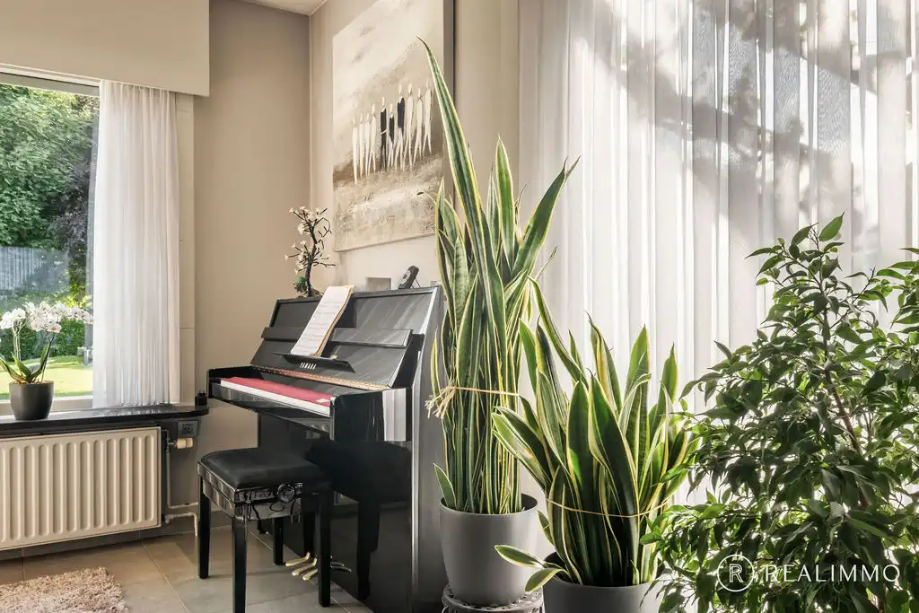 Alleenstaande instapklare woning op 1.483 m² in rustige ligging te Deerlijk! foto 4