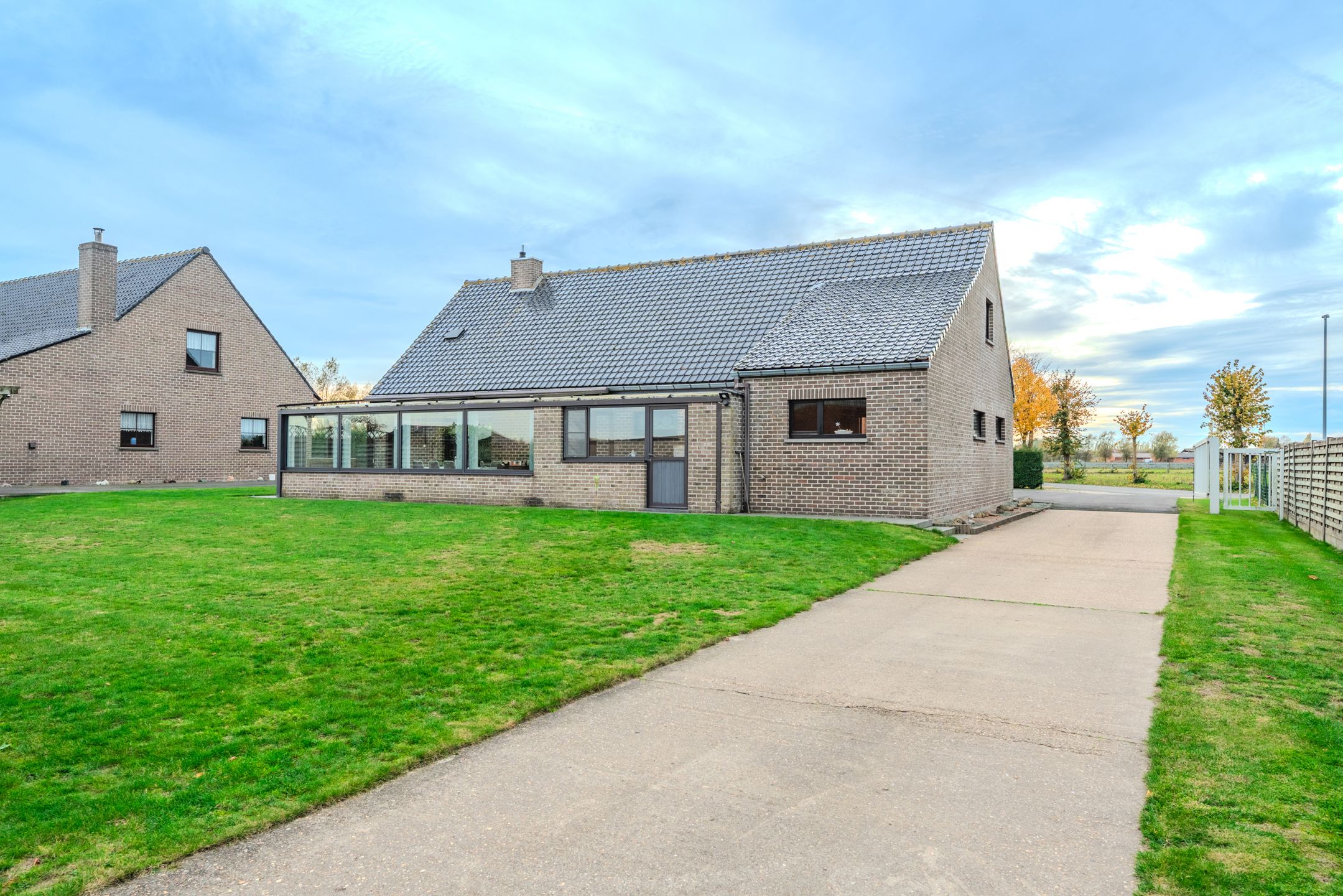 Villa (4 /5 slpk mogelijk) + Werkplaats / Atelier foto 2