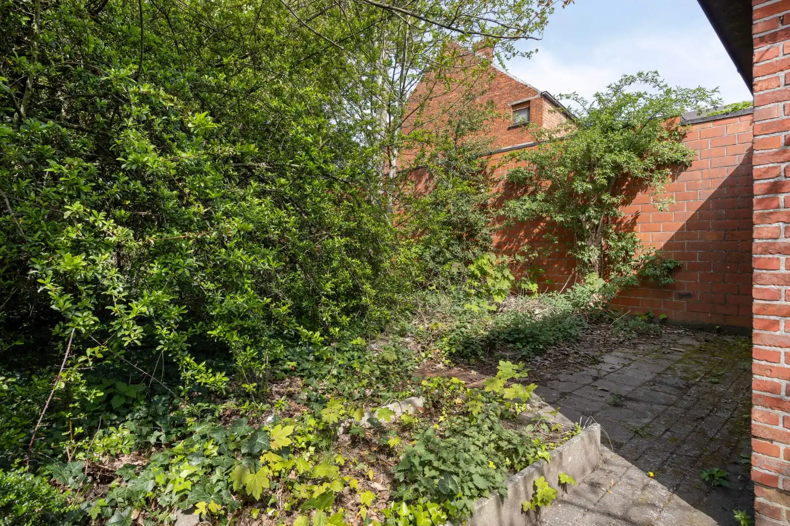 Commercieel gelegen handelspand met appartement met 3 slaapkamers en leuke stadstuin ! foto 15