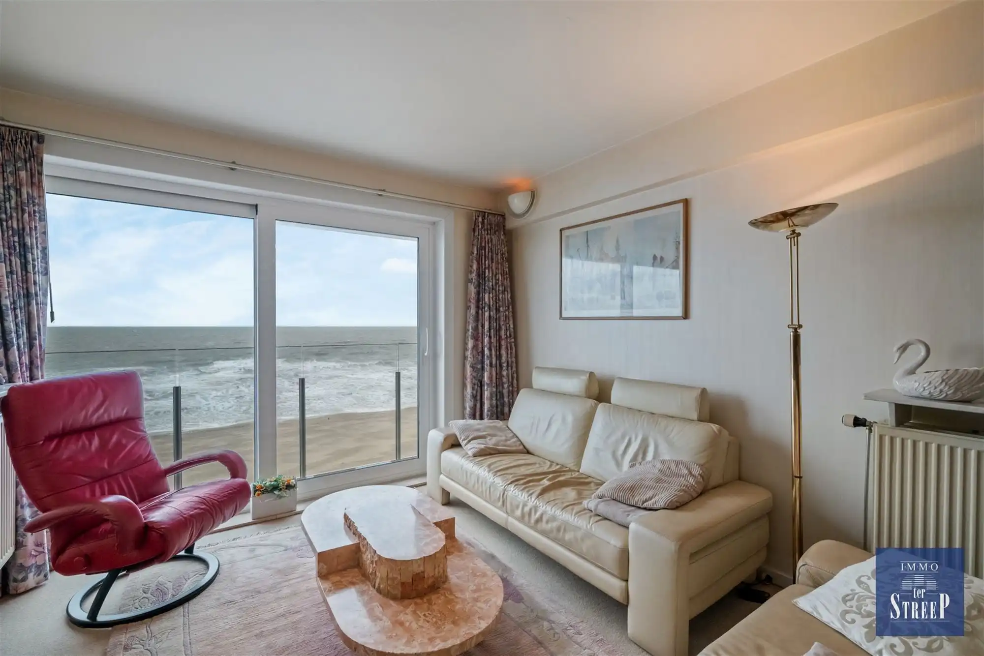 Appartement met 2 slaapkamers op de zeedijk foto 4