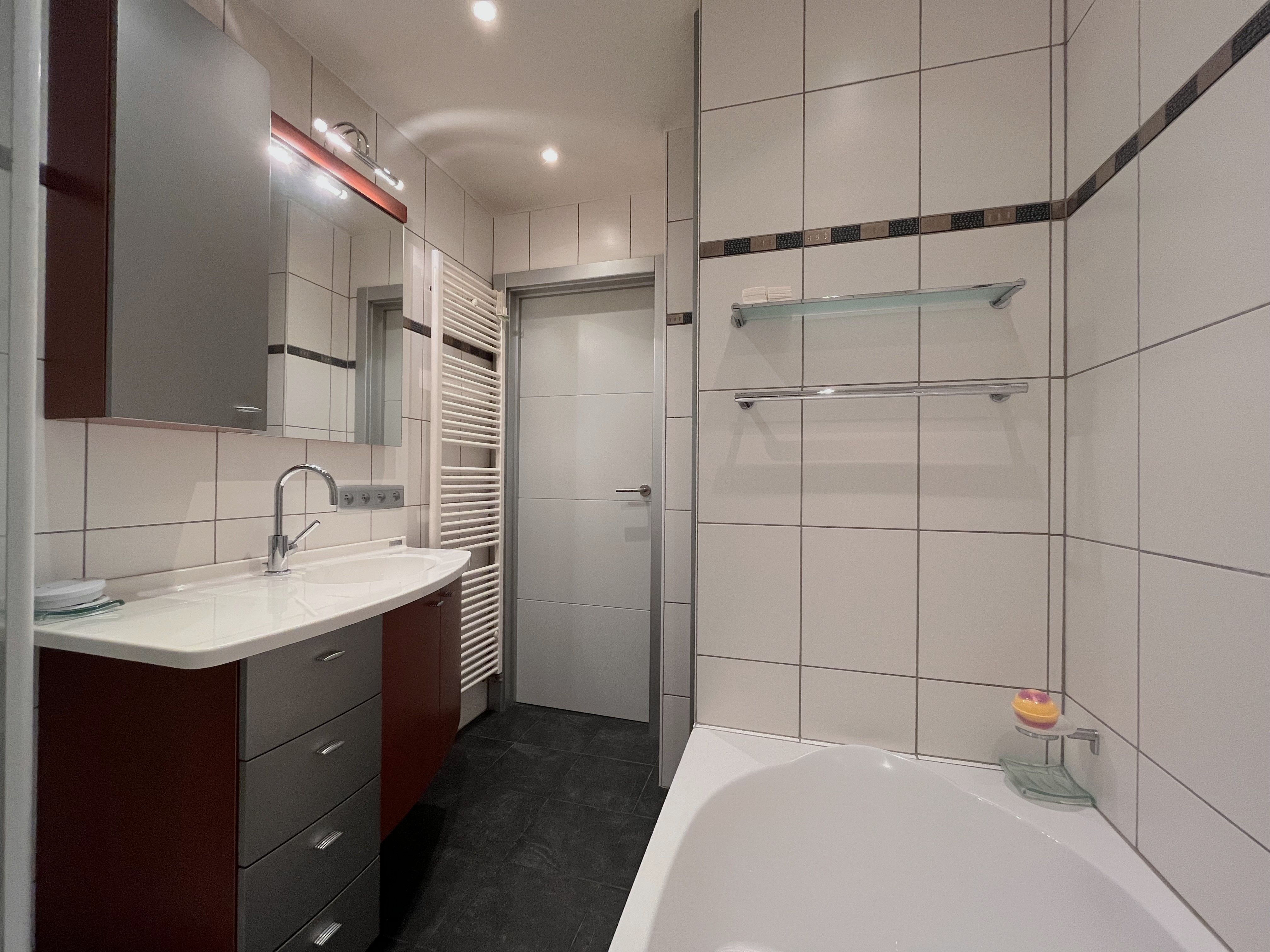 Ruim appartement, dubbele garage, 3 (slaap)kamers, nabij Hasselt centrum foto 19