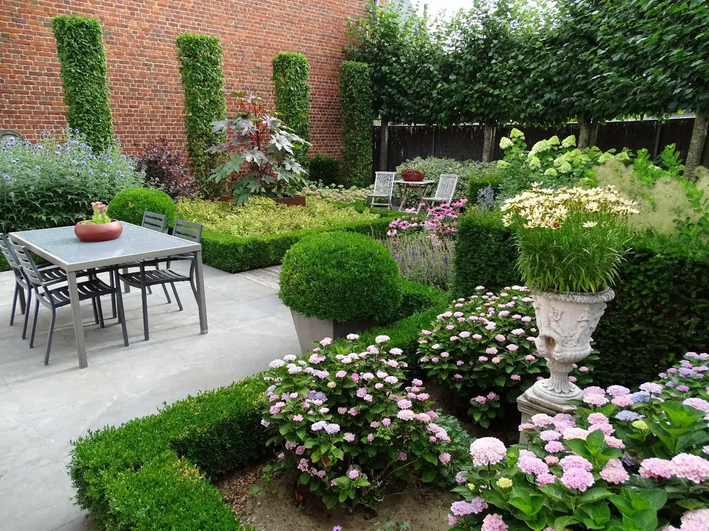 Charmante gelijkvloerse woning met tuin en garage foto 3