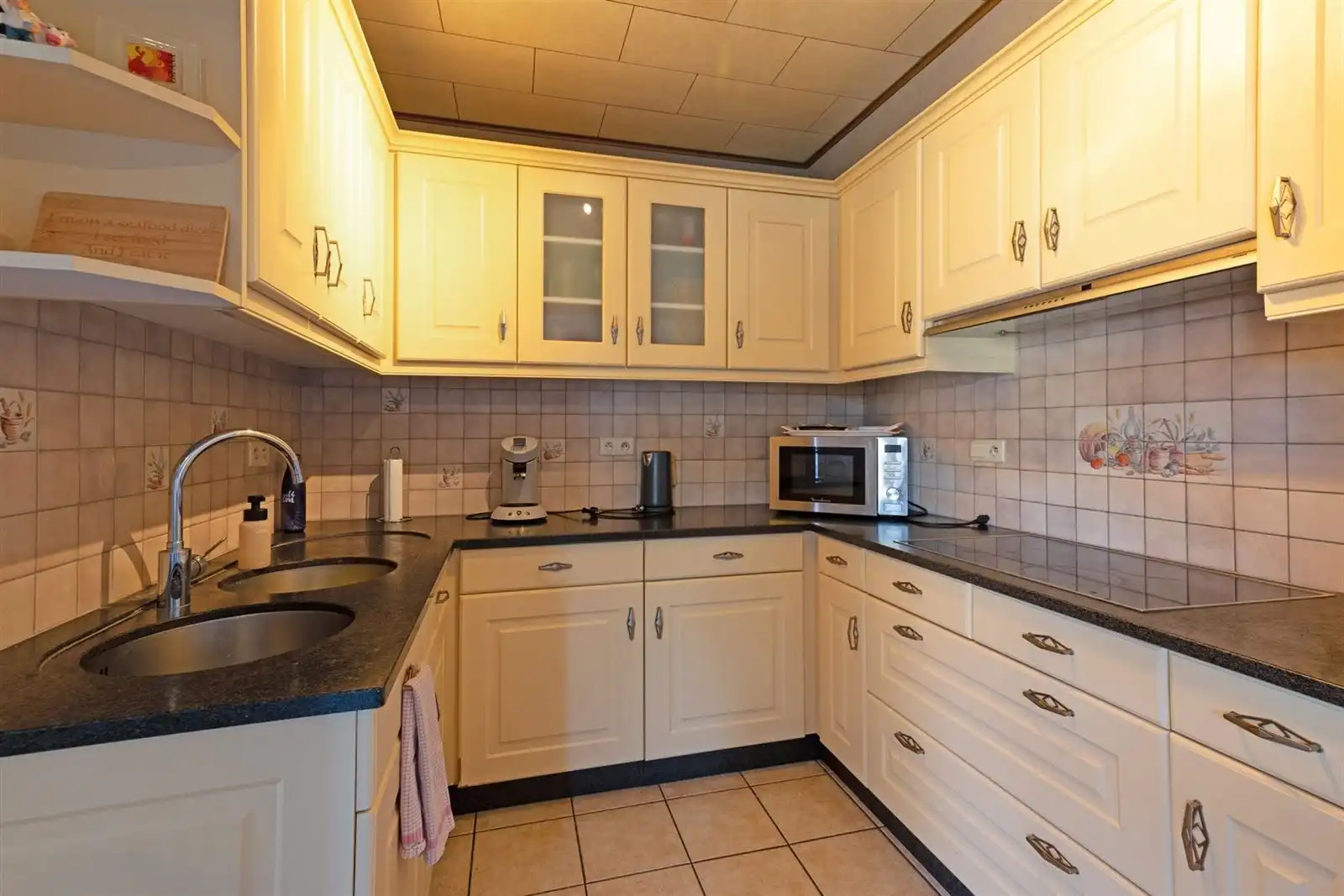 Alleenstaande lwoning met bijgebouw, garage en tuin op 6are23 foto 9