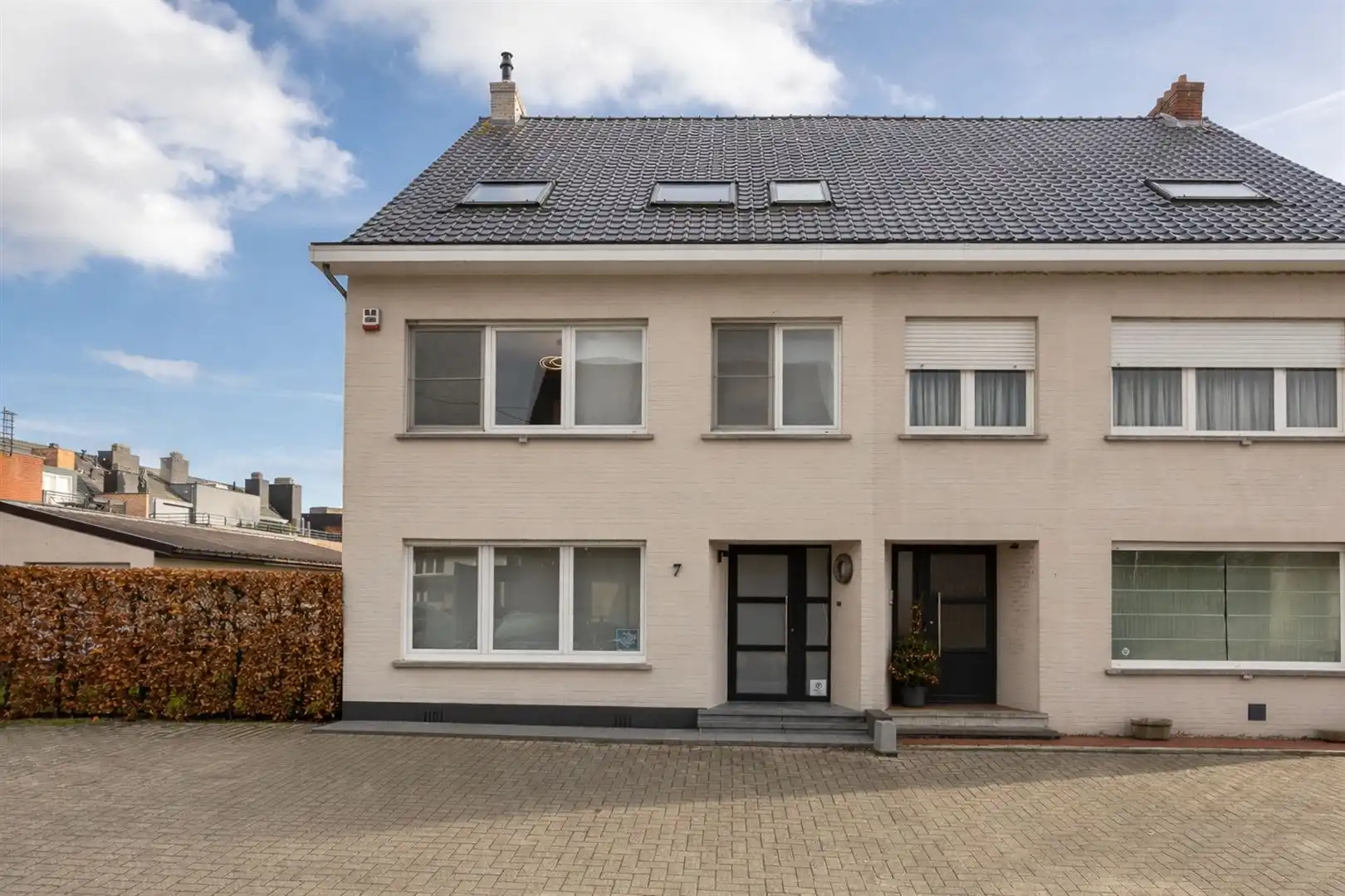 Woning met 5 slaapkamers en 2 badkamers op zuid perceel. foto 28