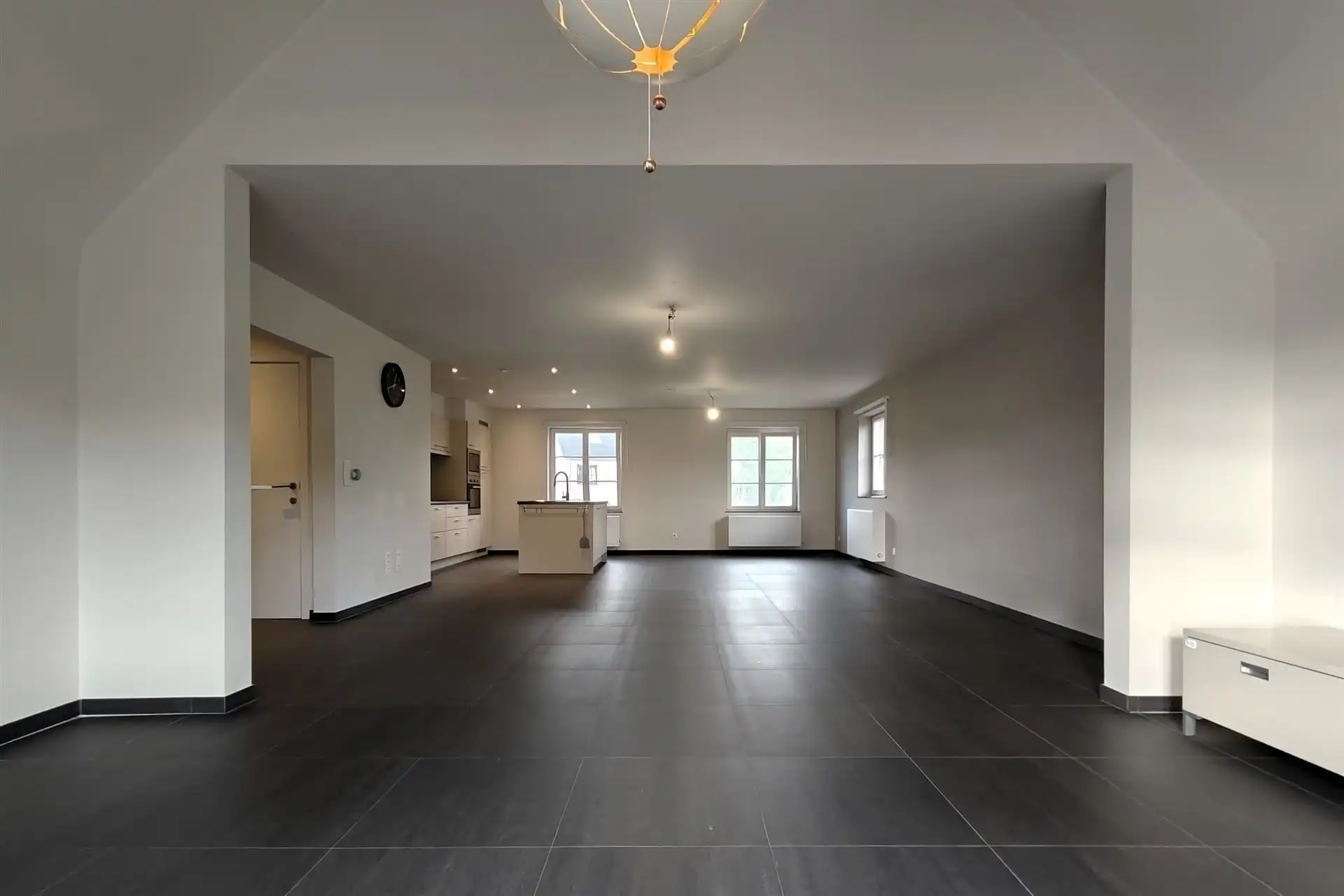 Ruime duplex (197m²) in een residentiële woonwijk te Munsterbilzen foto 3