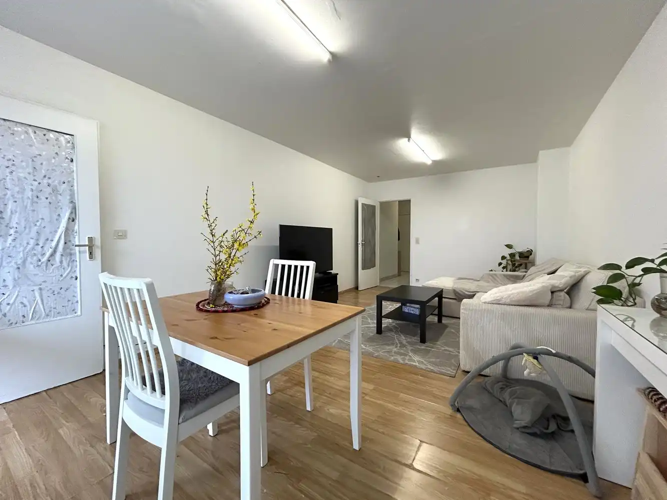 Op te frissen 1-slaapkamerappartement met autostaanplaats en kelder foto 4