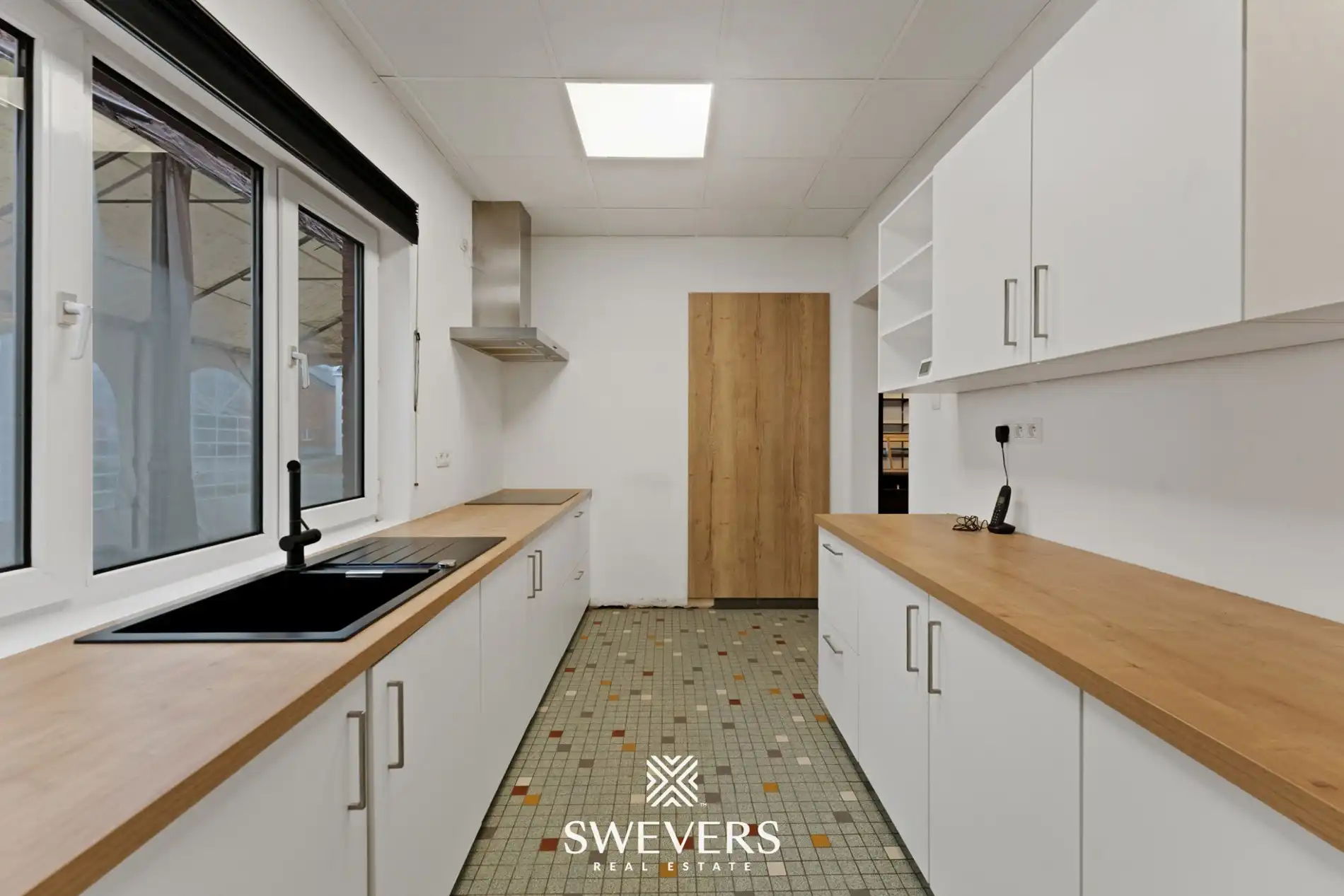 Imposant handelspand met veel bergruimte te Nieuwerkerken foto 17