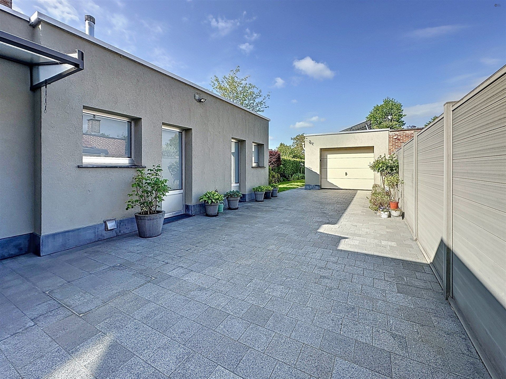 Instapklare woning met 3 slaapkamers en aparte garage op perceel van 810 m² foto 13