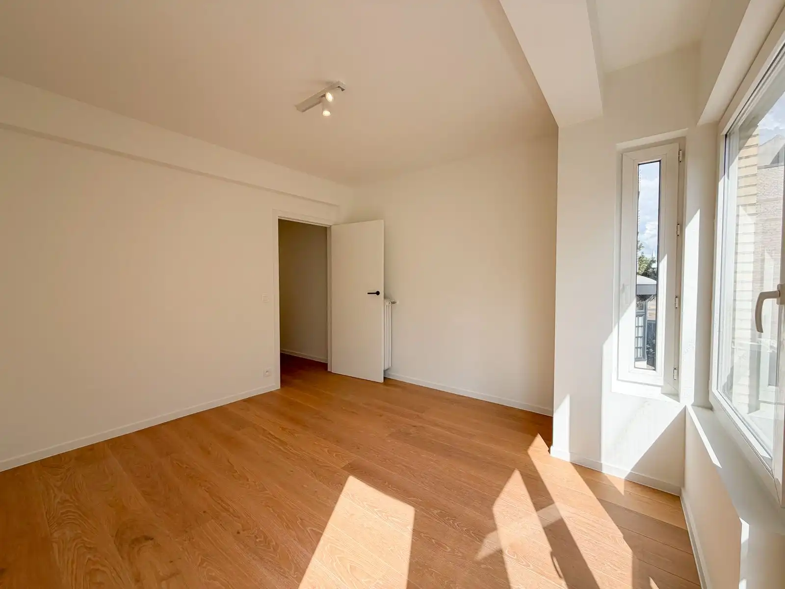 Lichtrijk, volledig gerenoveerd appartement met 2 slpk pal aan het park foto 11
