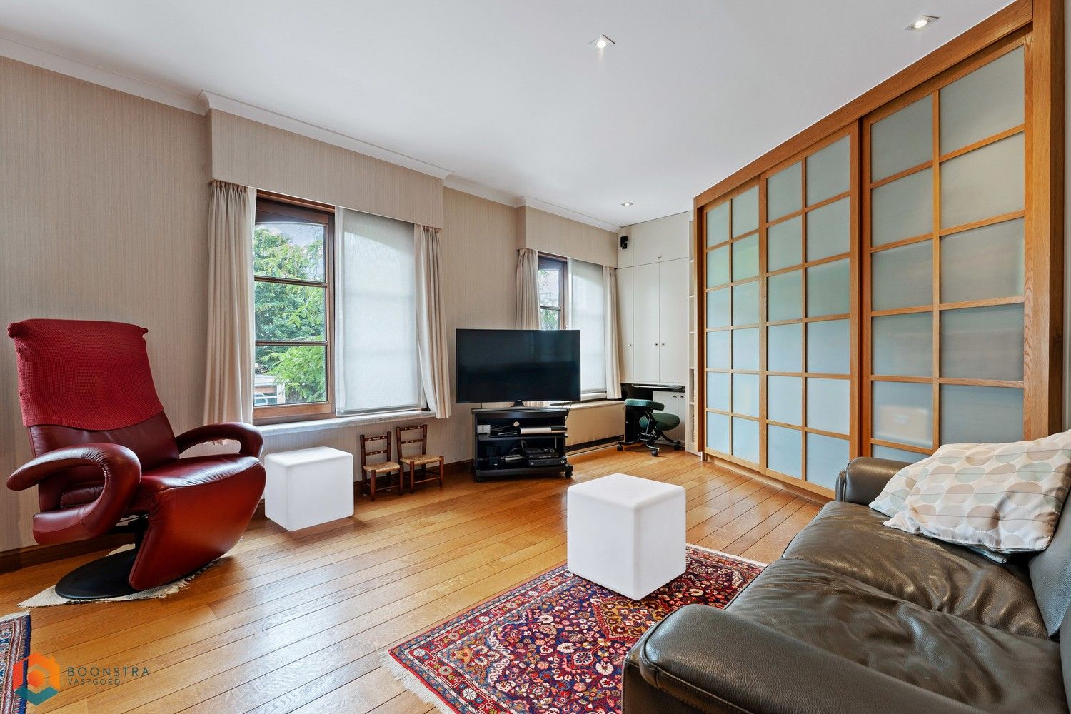 Ruime woning met dubbele praktijkruimte te Boom foto 3