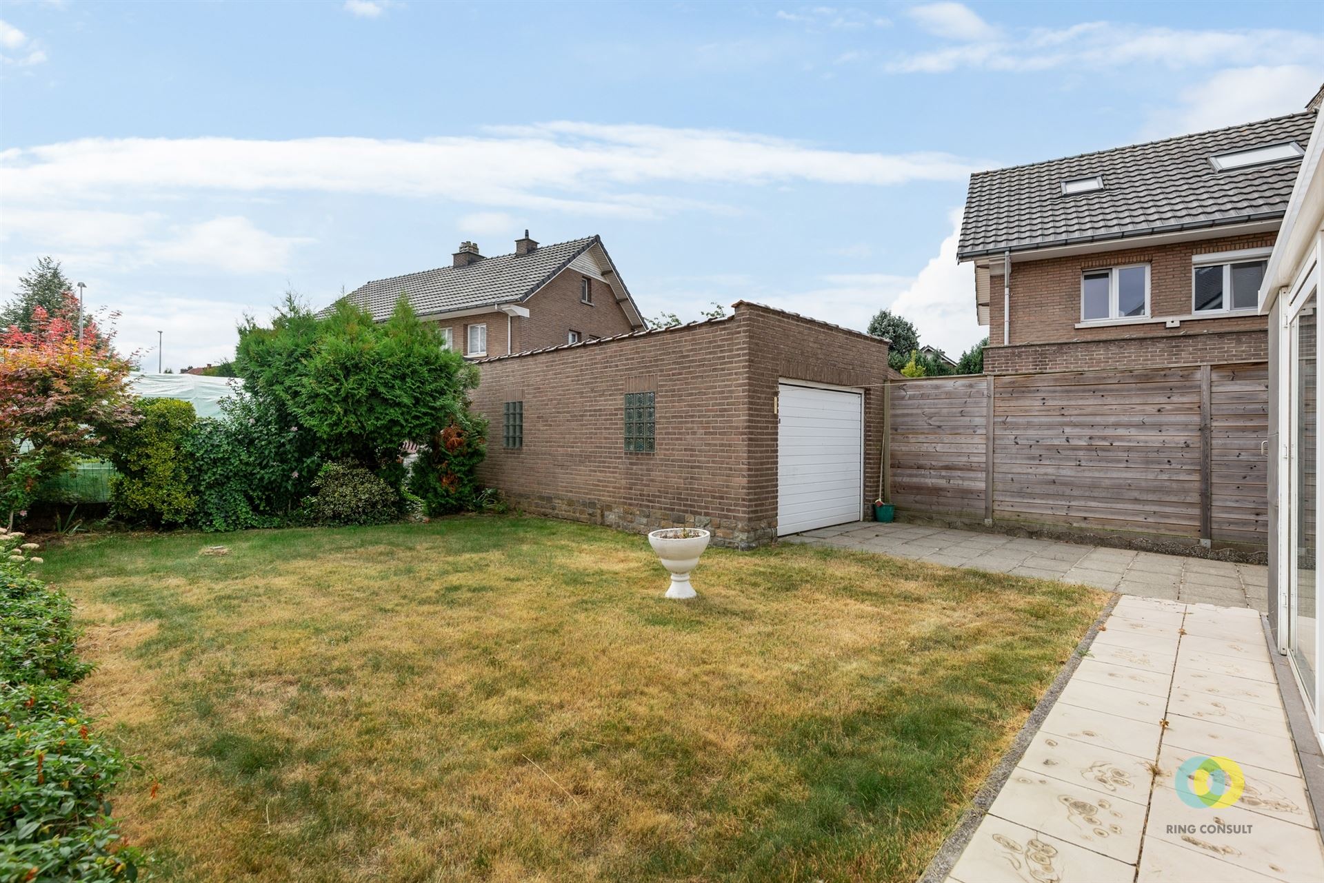 **IN OPTIE** Charmante 3-gevelwoning met tuin en garage foto 8