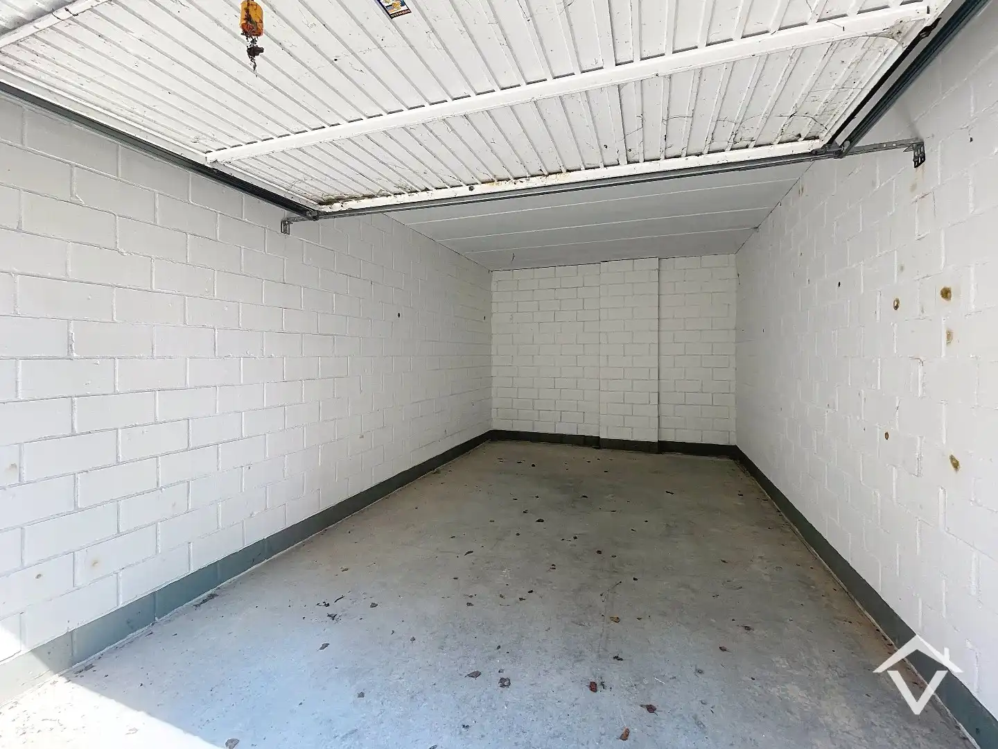 Garagebox gelegen in centrum Ardooie foto 4
