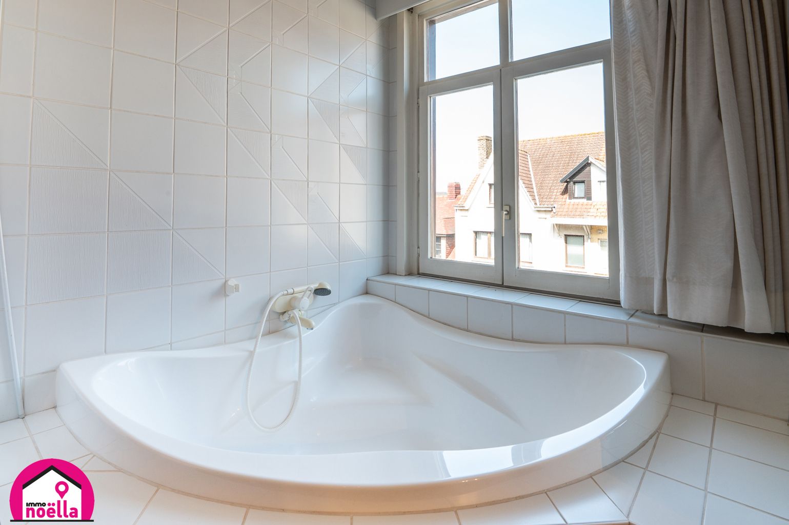 Te koop te Westende prachtige woning met handelsruimte ! foto 11