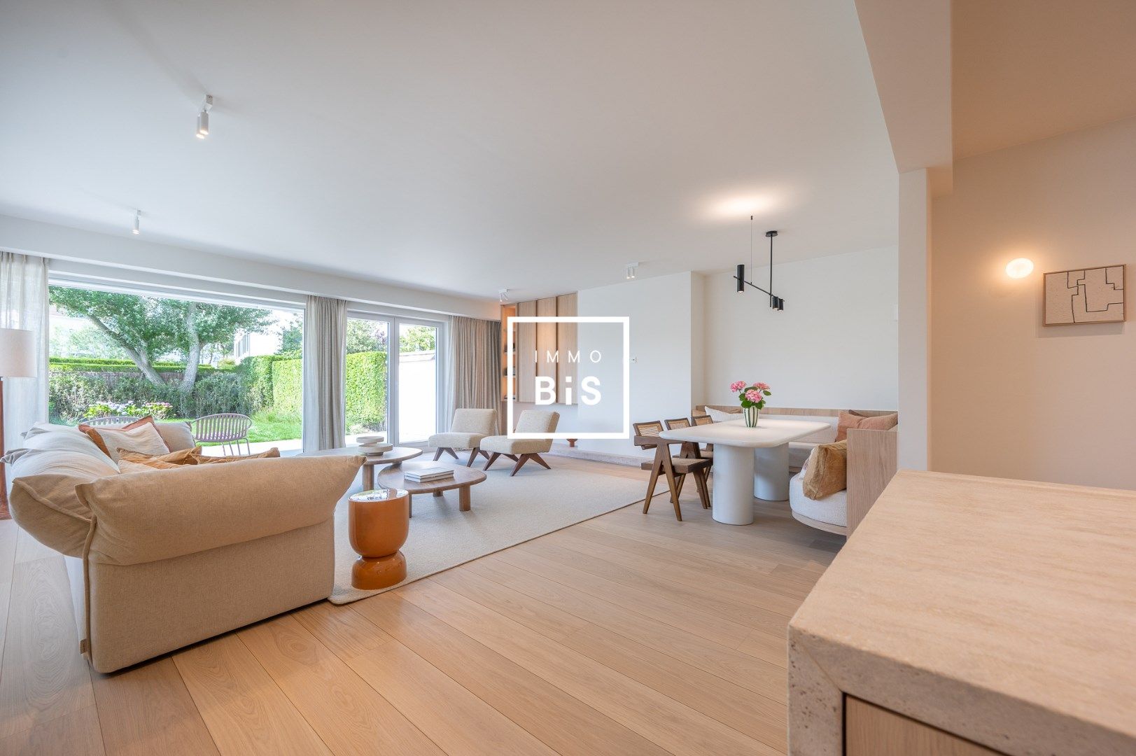 Villa residentie: Subliem tuinappartement met 4 slk's en garage  foto {{pictureIndex}}