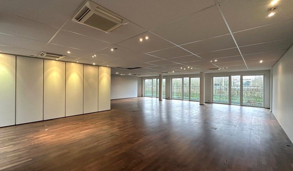 Kantoorruimte te huur in Clinton Park in Roeselare foto 10