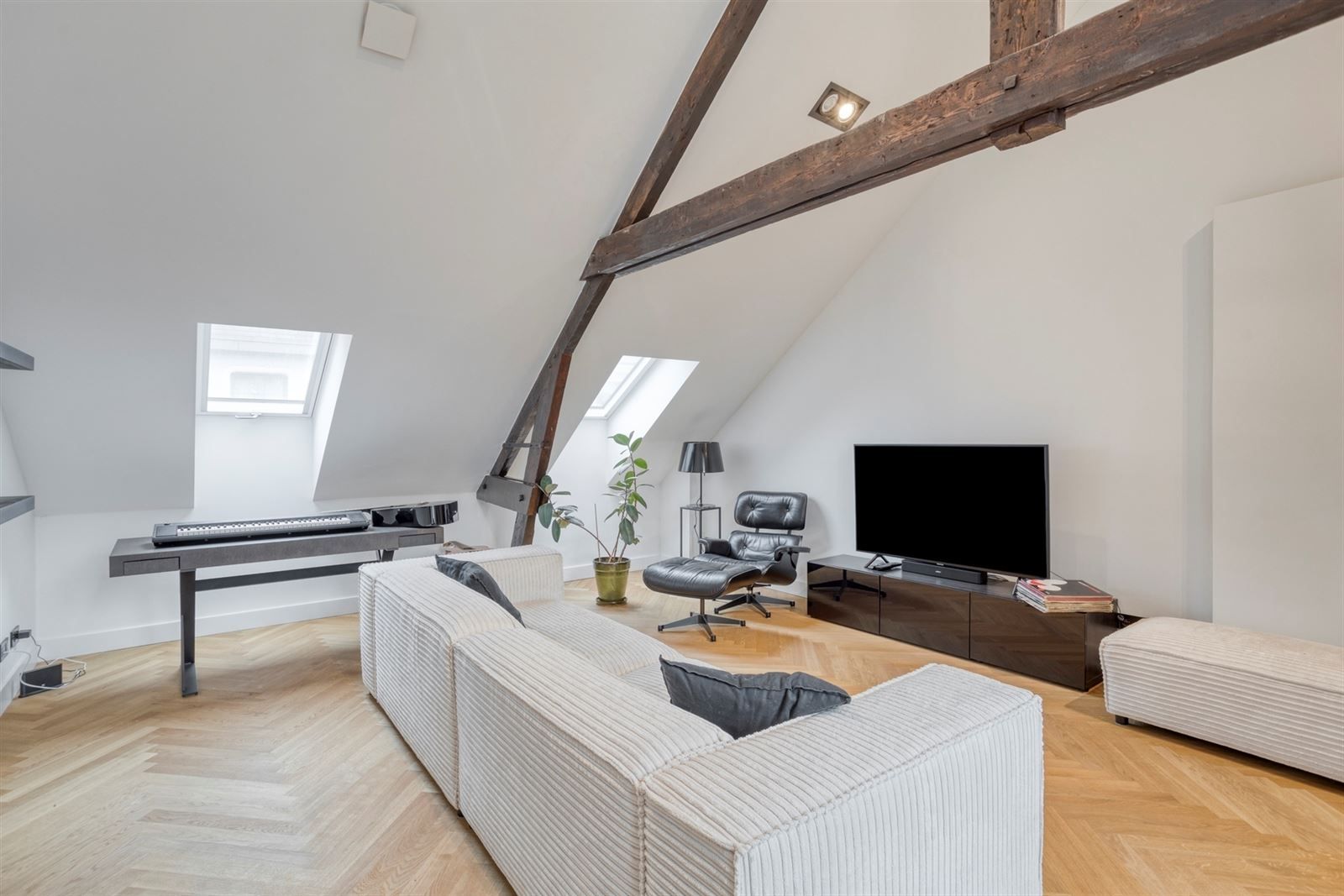 Sint-Andries: hoogstaand afgewerkte stadswoning foto 23