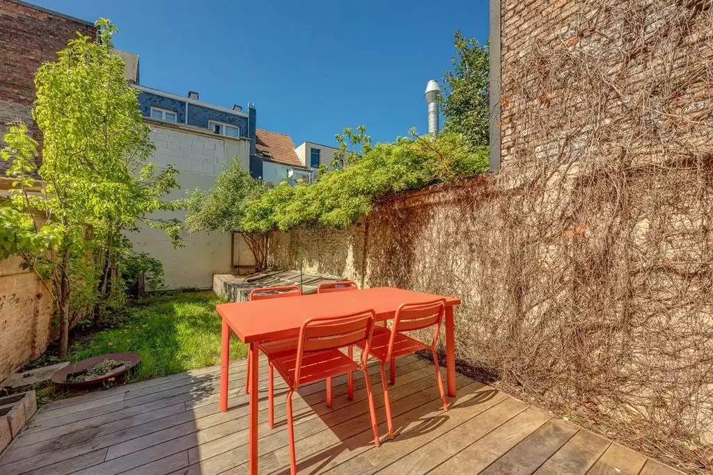 Piekfijn gerenoveerd huis met zonnige stadstuin vlakbij Park Spoor Noord  foto 5