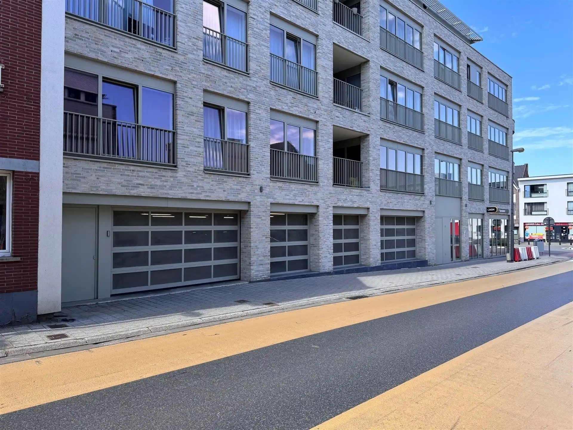 4 autostaanplaatsen te huur op de Nieuwstraat te Wetteren foto 4