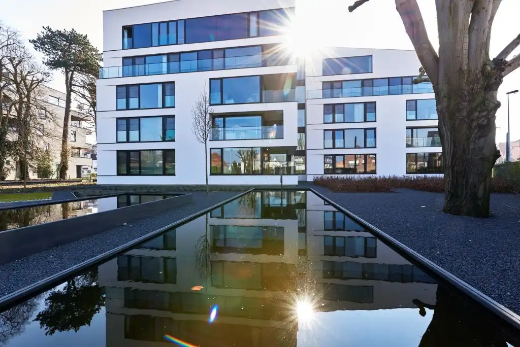 Luxueus en ruim recent appartement met 3 slaapkamers en 2 badkamers. foto 9