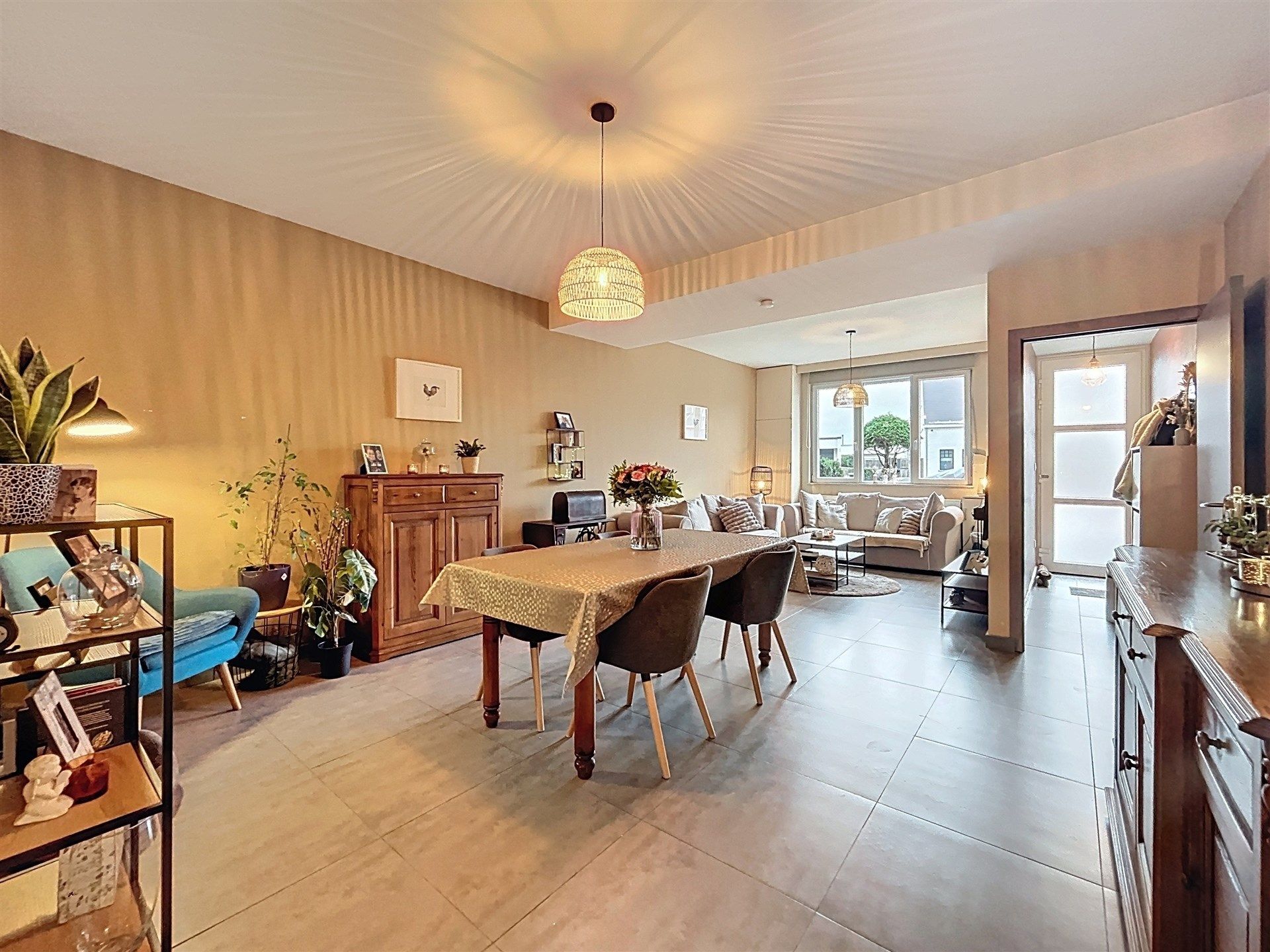 instapklare gezinswoning met 3 slp en oprit op toplocatie foto 2