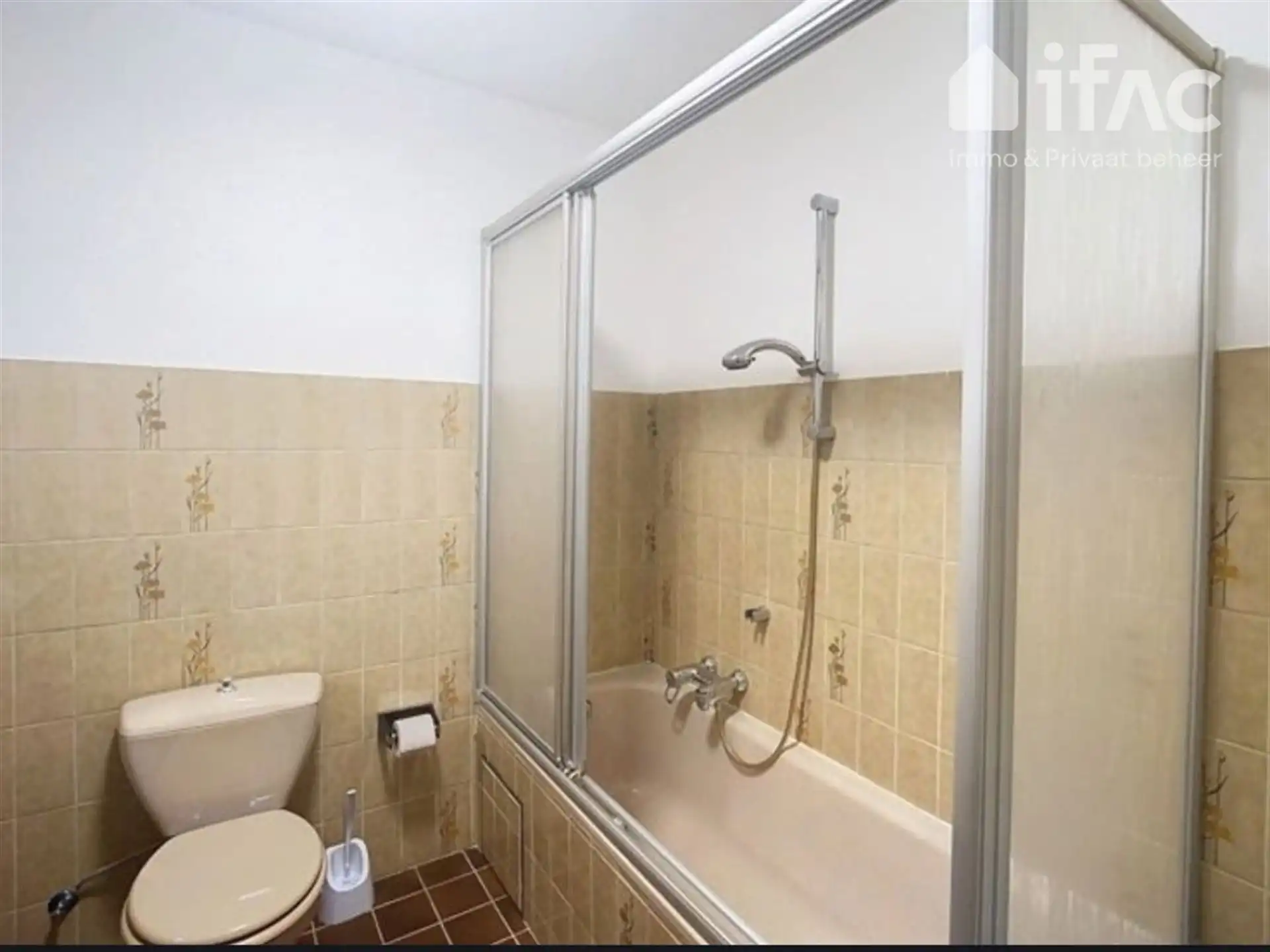 Leuk gelegen 3 slaapkamer woning met zonnepanelen foto 11